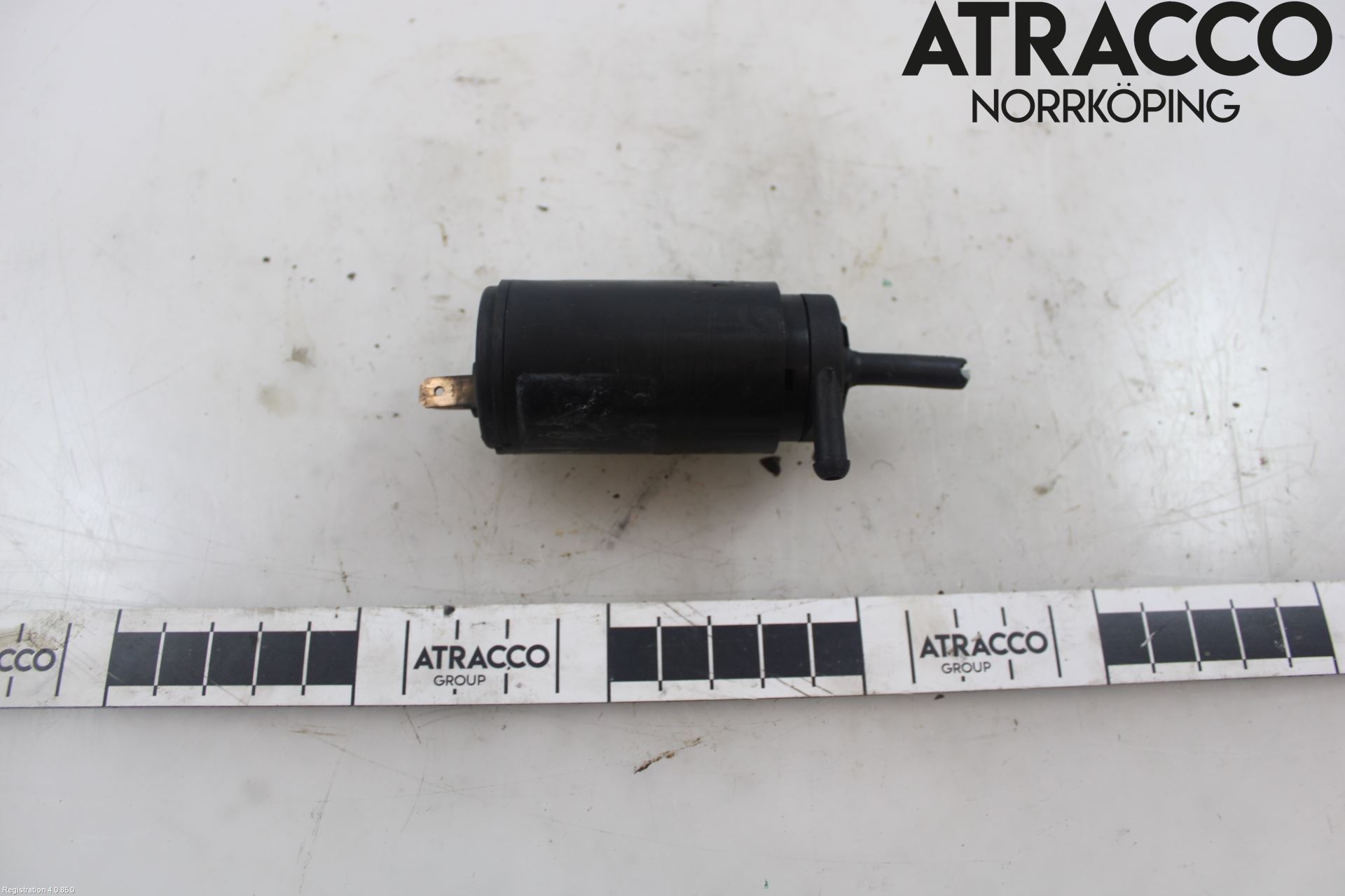 Volkswagen VW GOLF II 84-91 Spolarpump Vindruta