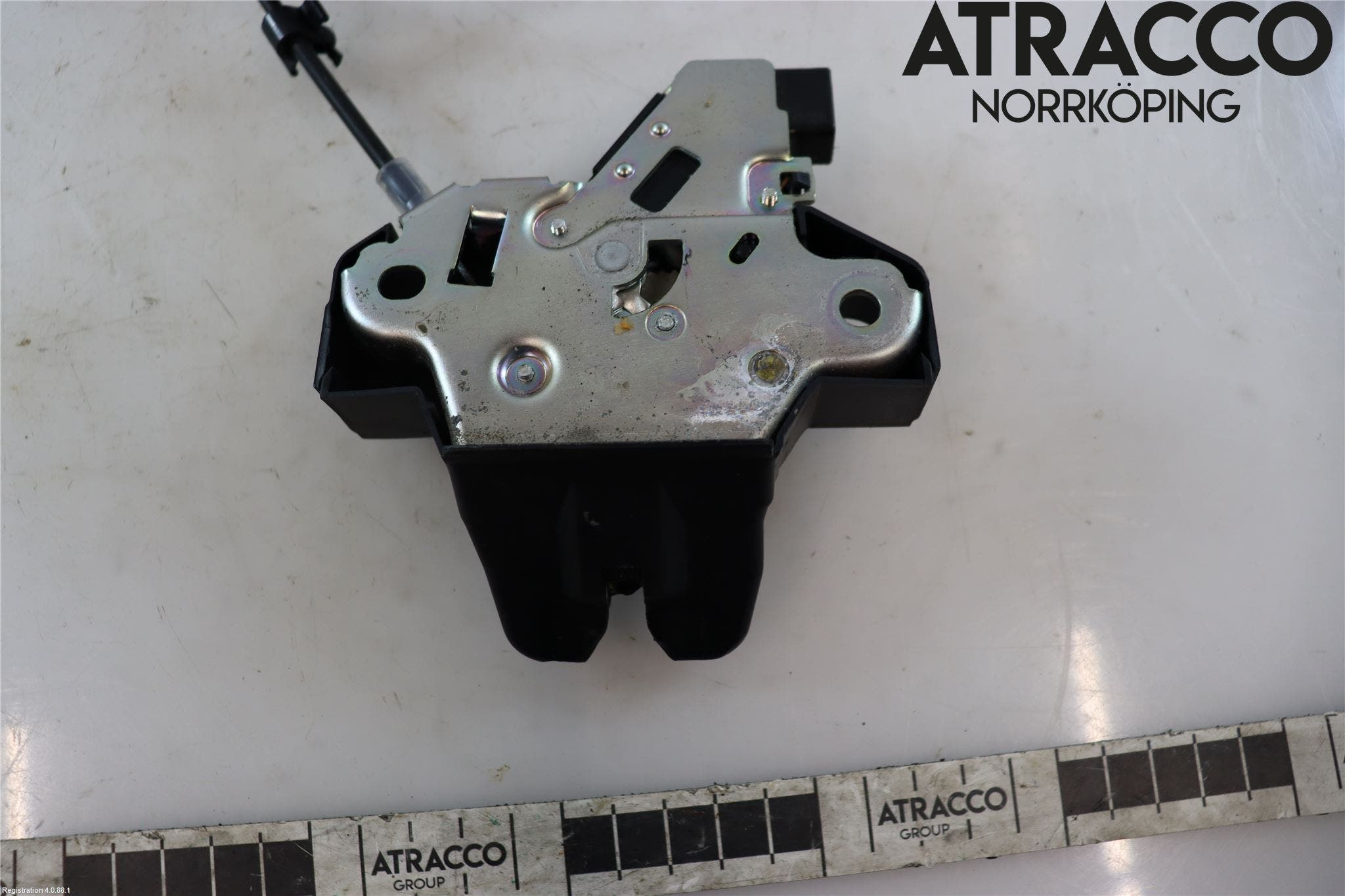 Toyota AVENSIS 09-15 Låskista Baklucka