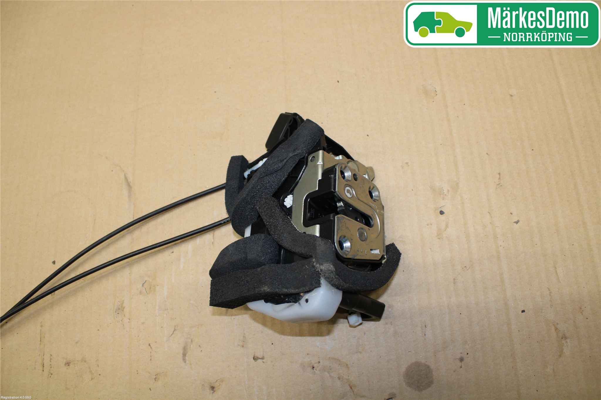 Nissan JUKE 10-14 Låskista-Dörrlås