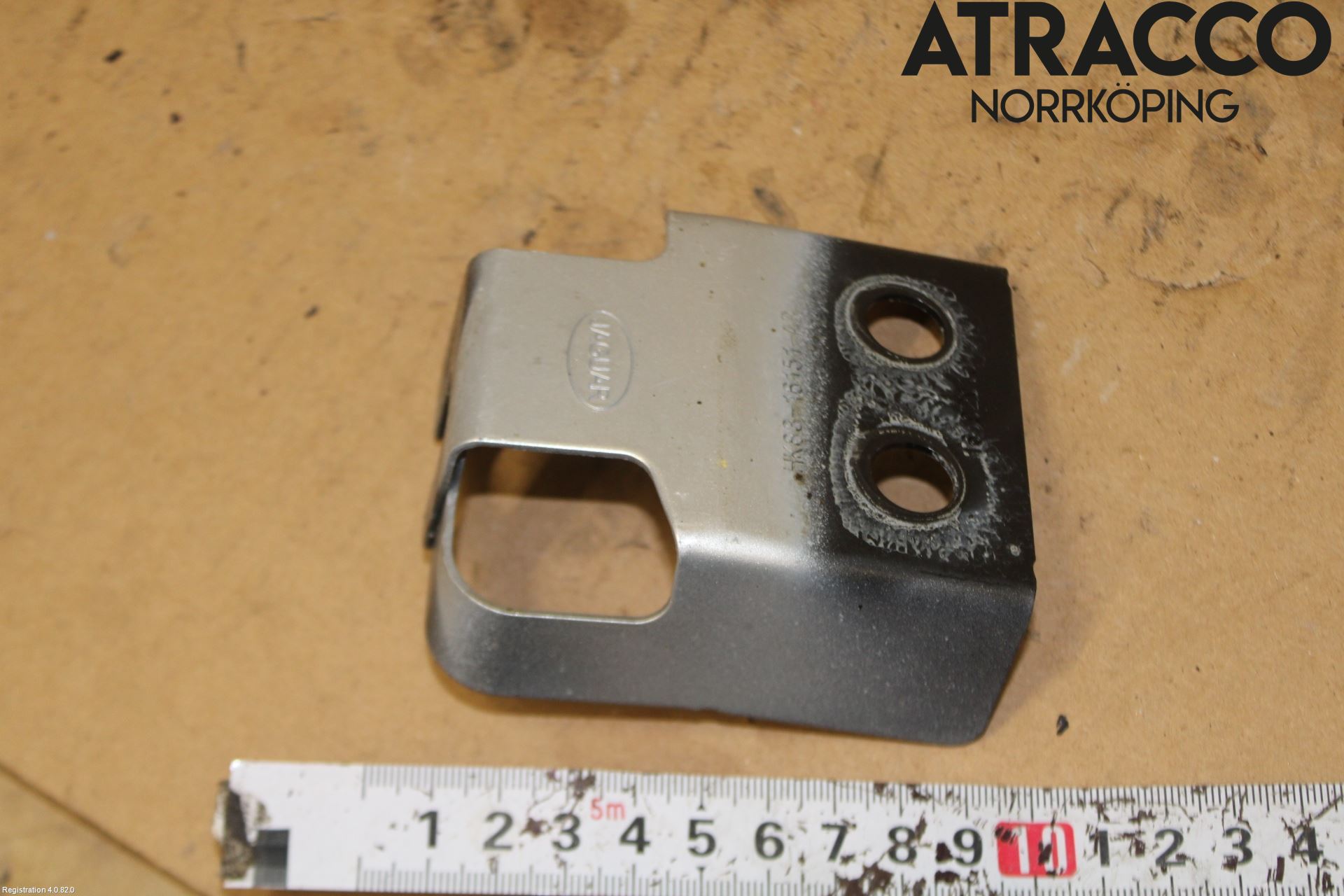 Jaguar F-PACE Skärmfäste Fram Vä