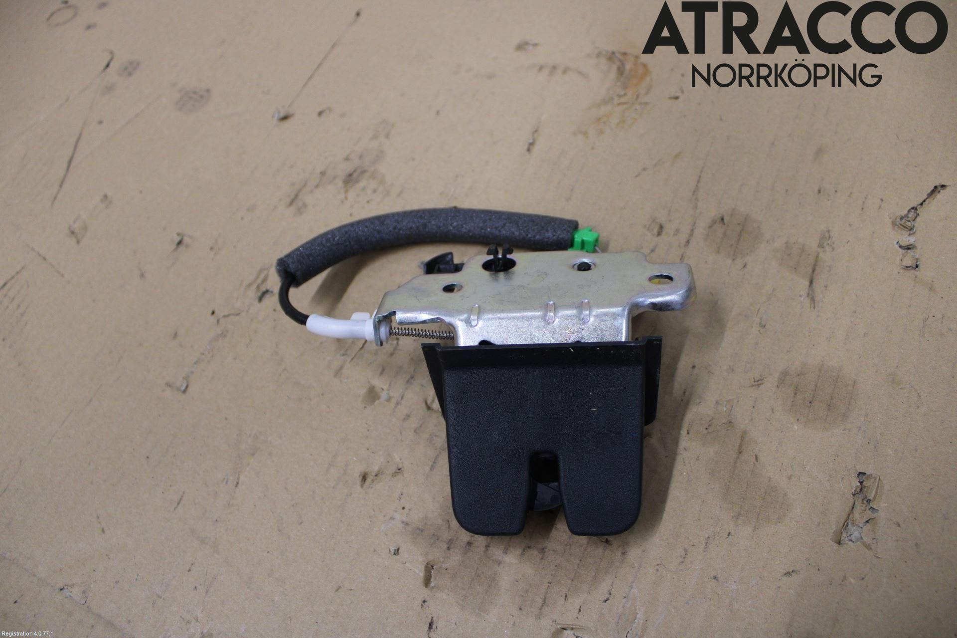 Volkswagen VW T-ROC 18- Låskista Baklucka