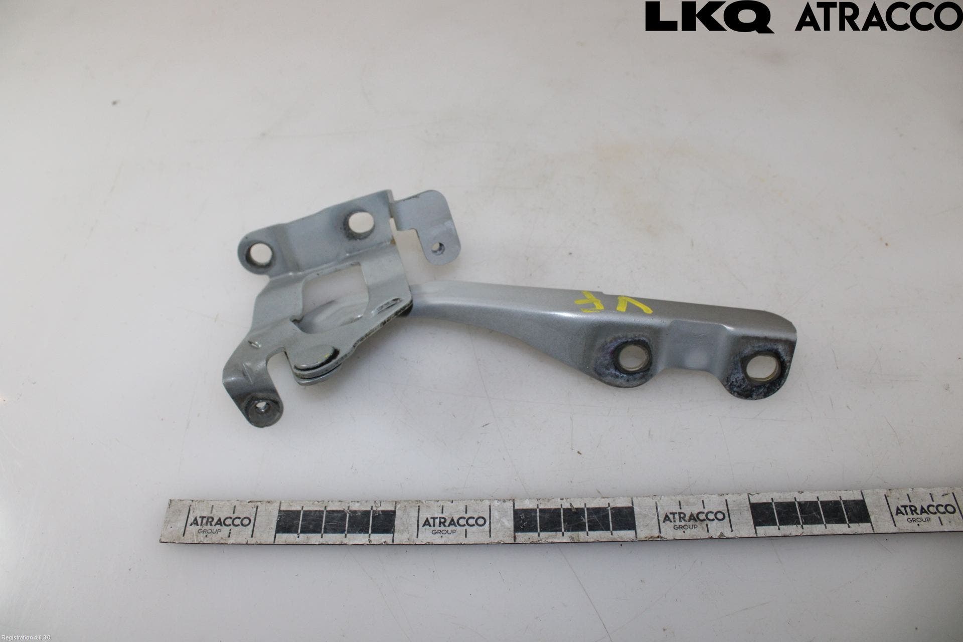 Kia VENGA 10-19 Huvgångjärn