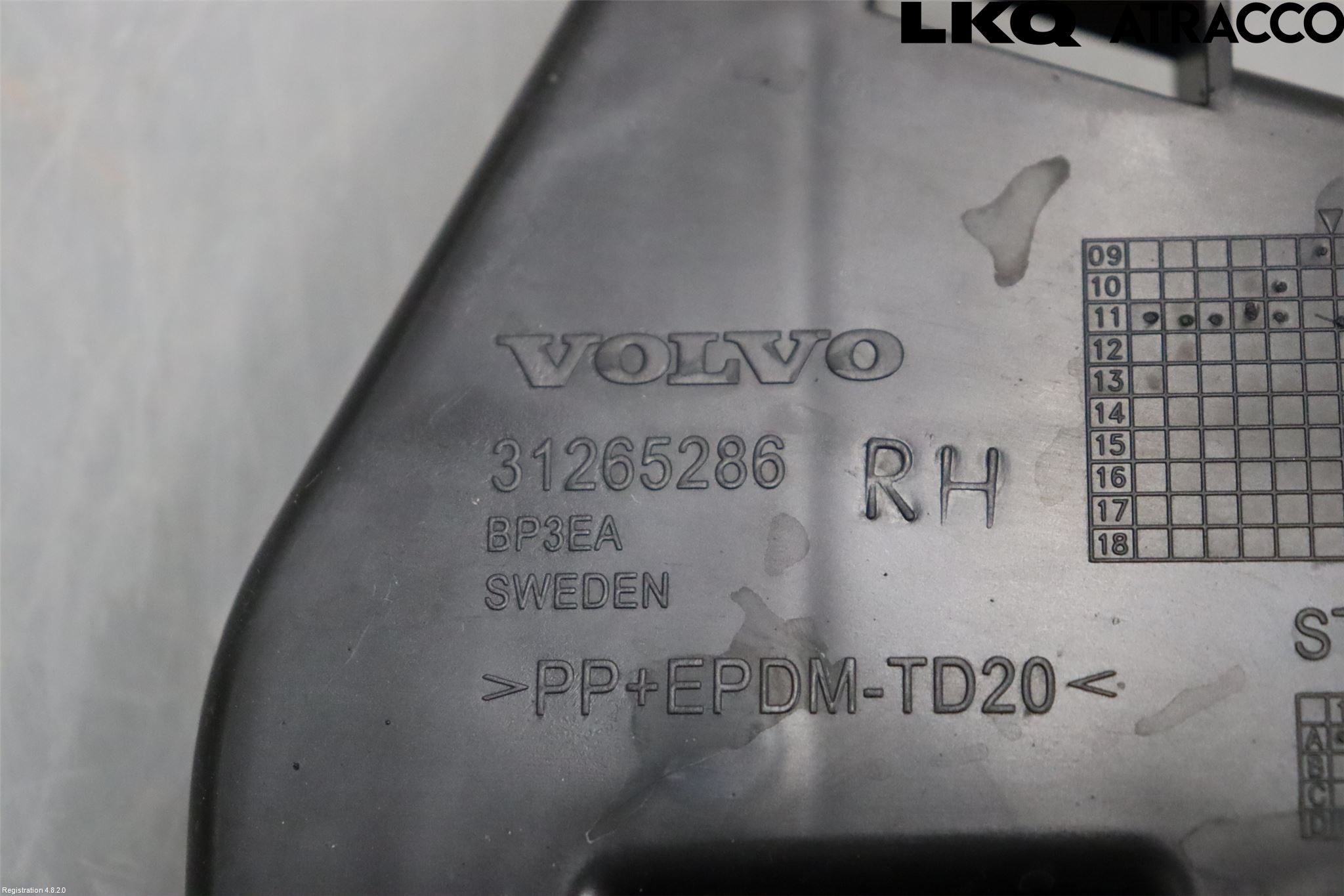 Volvo V60 11-13 Stötfångarfäste Bak Hö