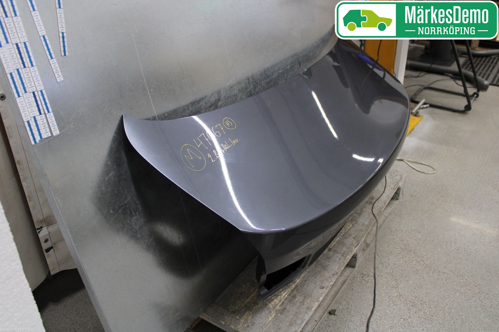 BMW 5 F10/F11/F18 09-17 Baklucka (Ej Med Ruta)
