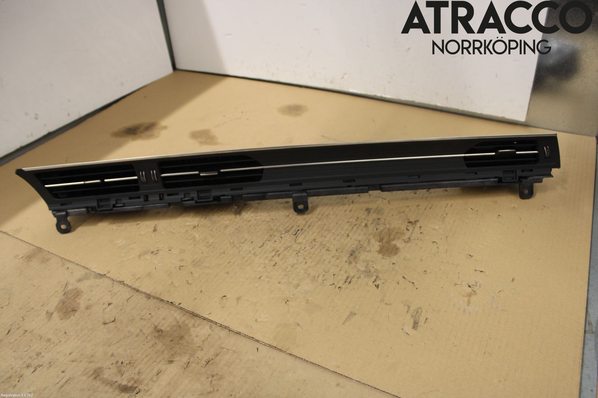 Audi A6 F2/C8 19- Defrosterkanal-Munstycke