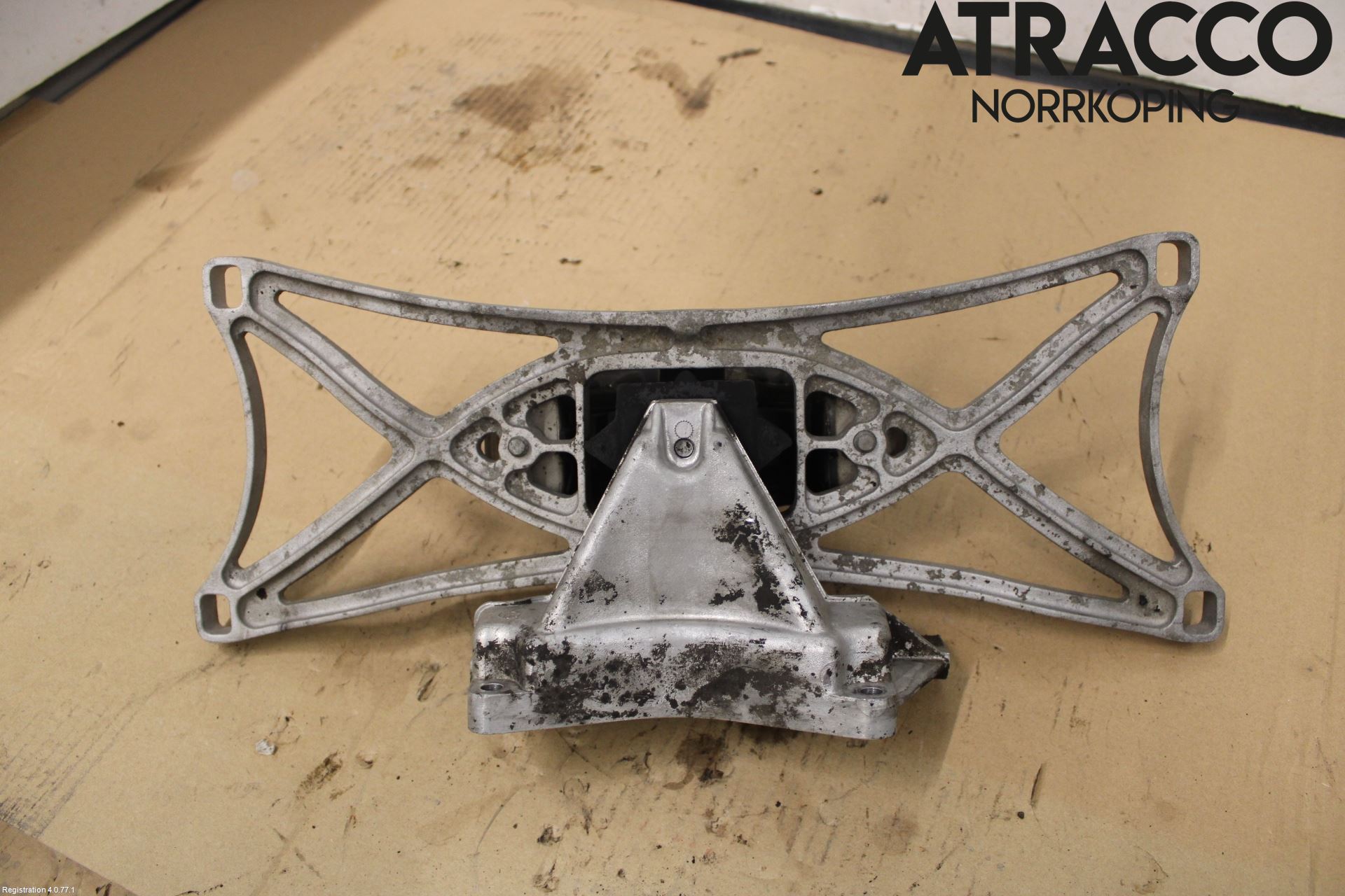 Jaguar XK8/XKR   96-06 Motorfäste