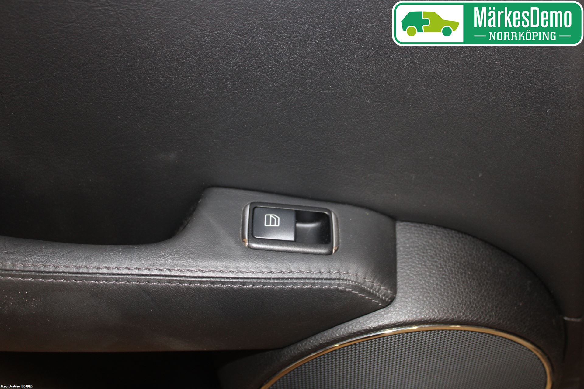 Mercedes-Benz MB C-KLASS (W204) 07-15 Dörrklädsel Vä