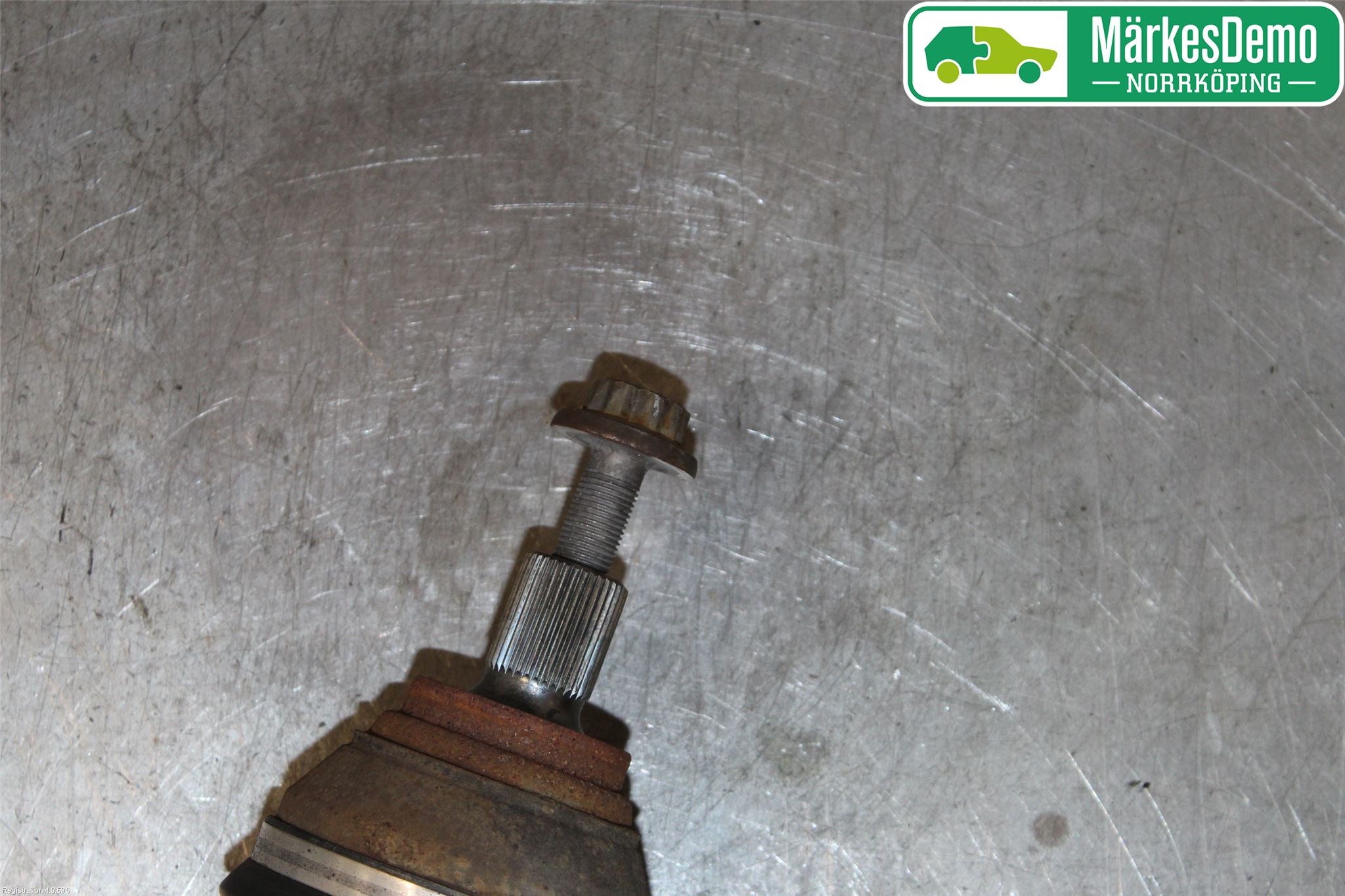 Volkswagen VW PASSAT 15-19 Drivaxel Fram Vänster