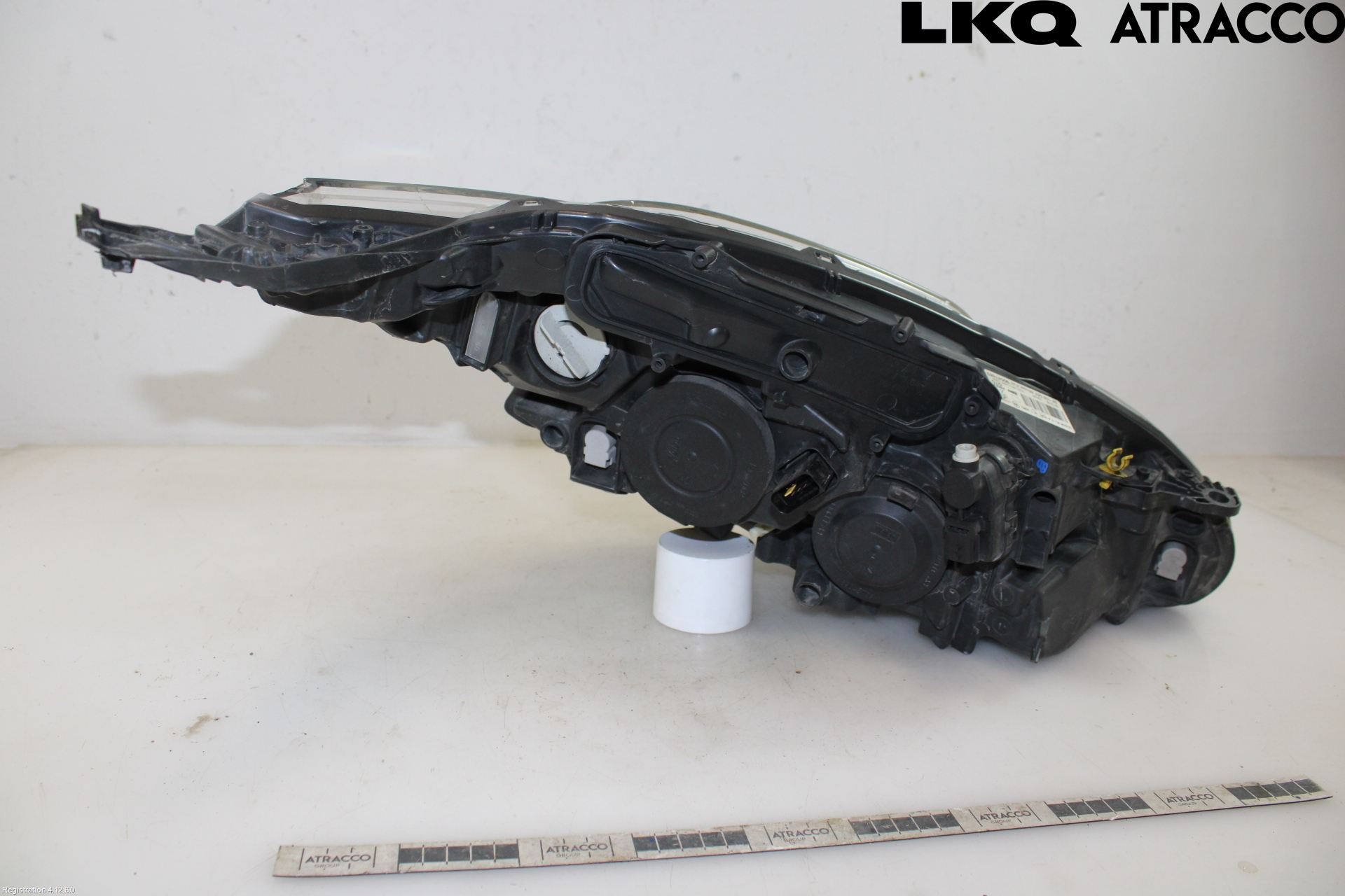 Peugeot PEUGOT 208 16-19 Strålkastare Vänster