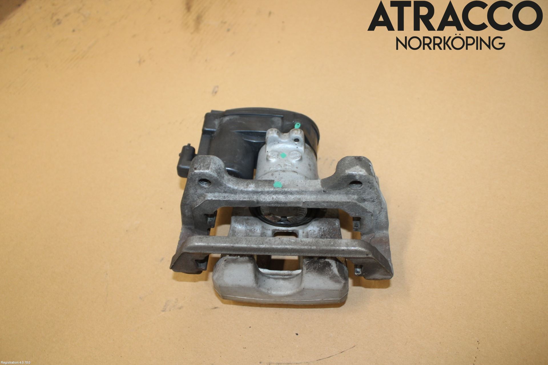 Tesla MODEL 3 17- Bromsok Bak Höger