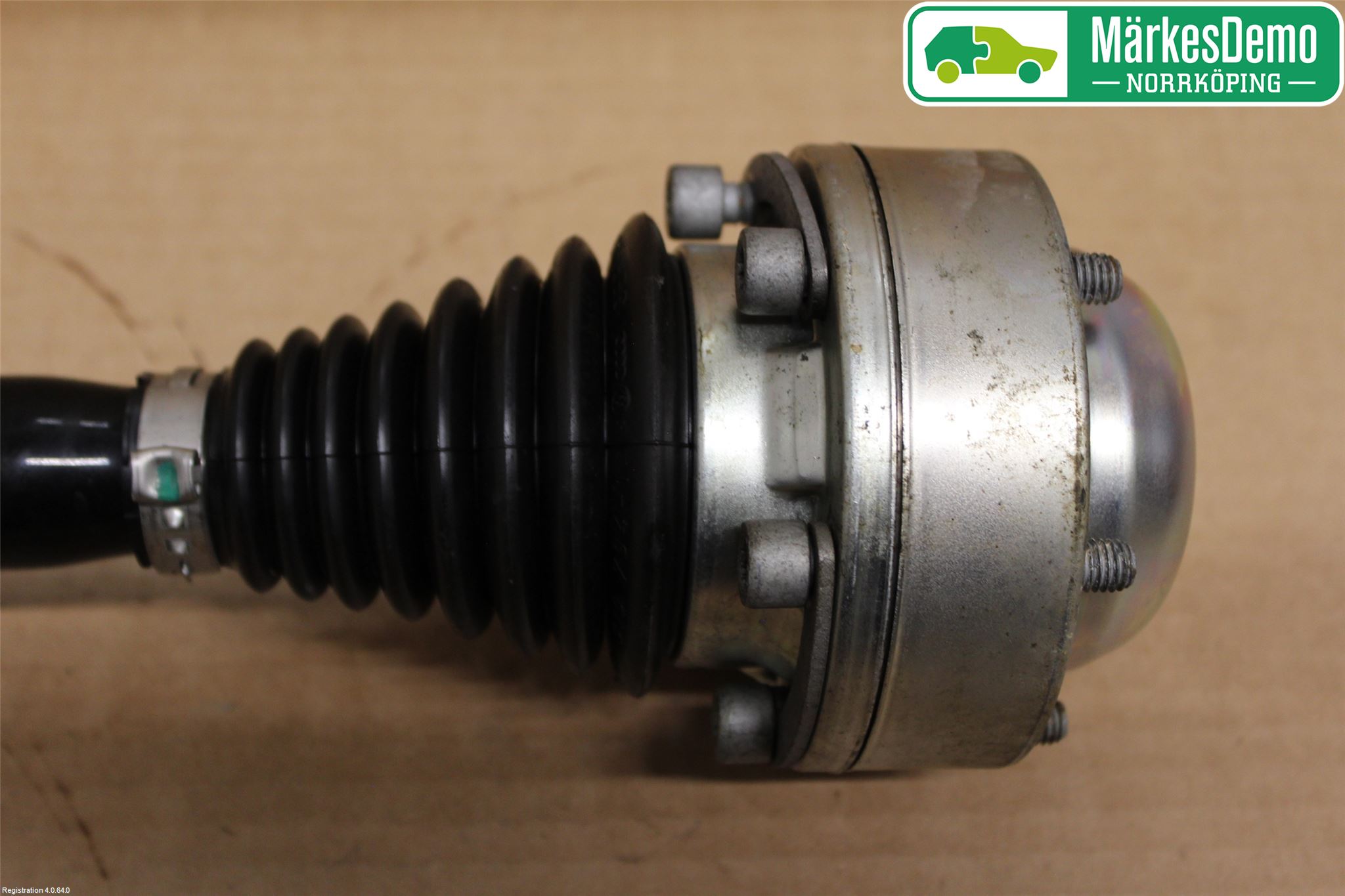 Audi A4/S4 B9 16-19 Drivaxel Bak Vänster