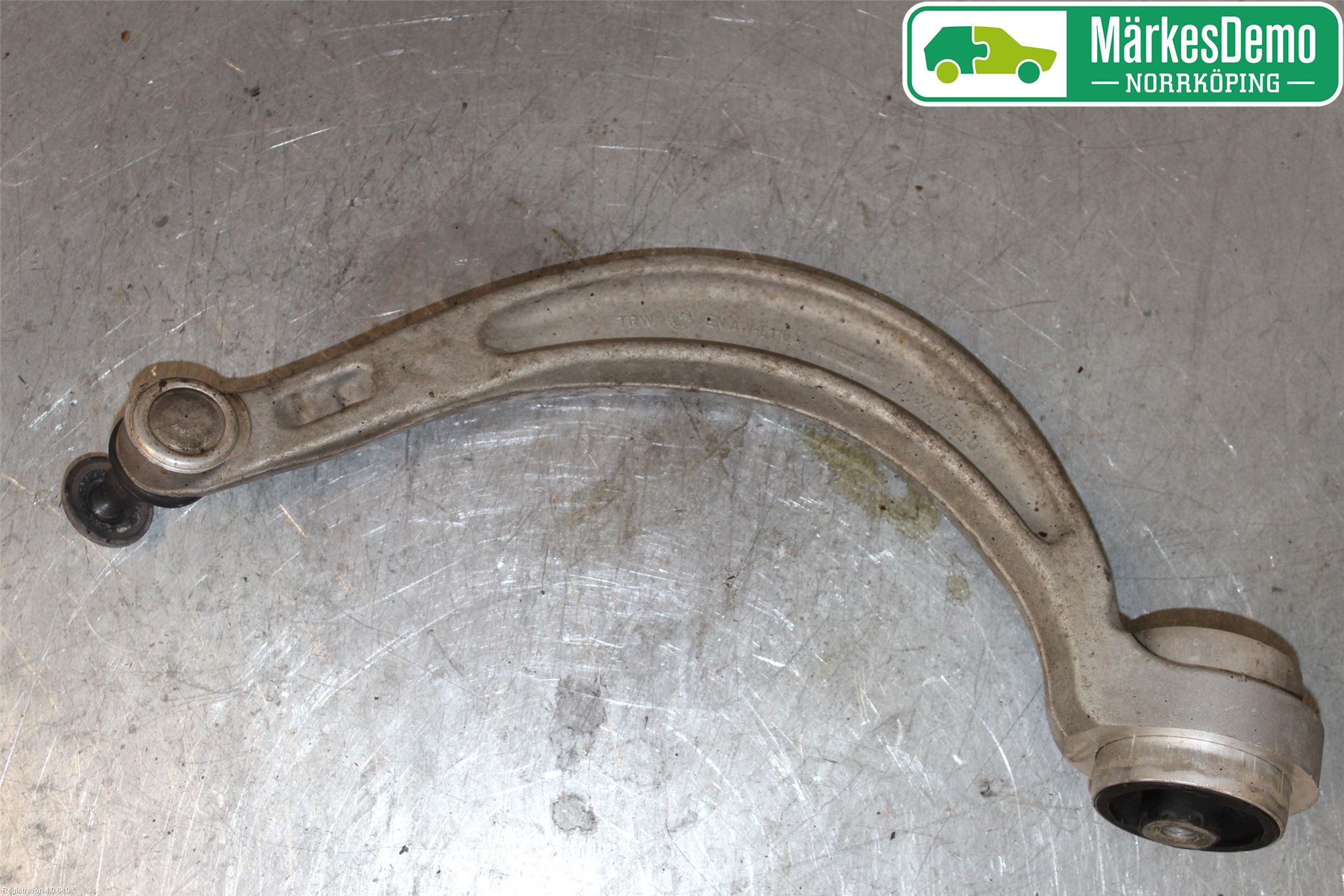 Audi A4/S4 B9 16-19 Bärarm Fram Undre Vä