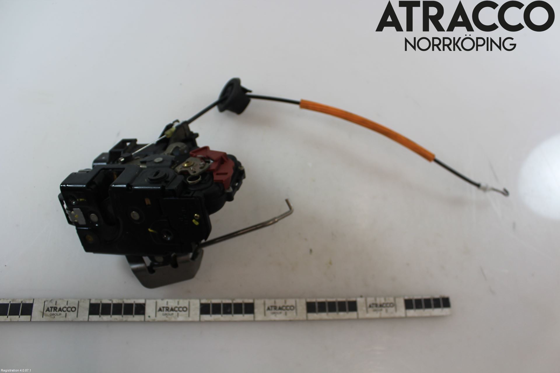Audi A4/S4 01-05 Låskista-Dörrlås