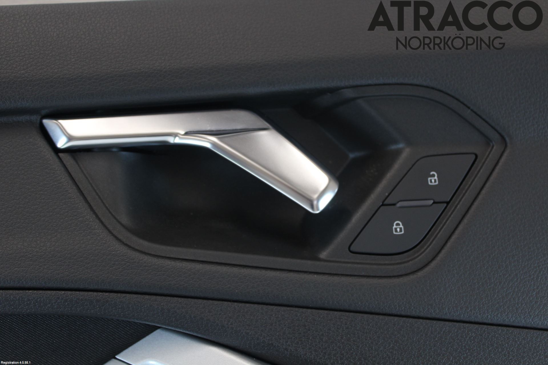 Audi Q3 F3 19- Dörrklädsel Vä