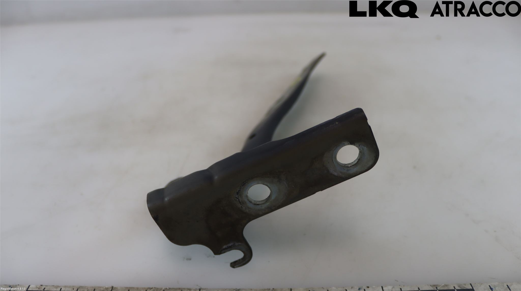 Volkswagen VW SCIROCCO 09-17 Huvgångjärn