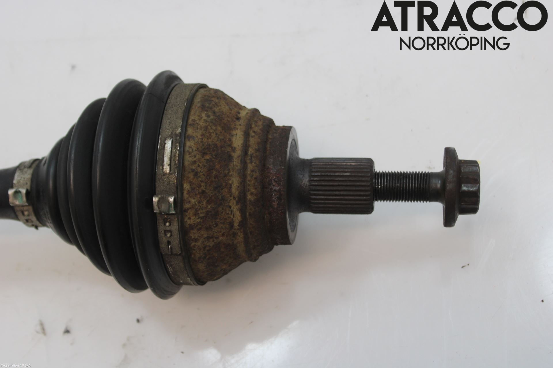 Volkswagen VW TOURAN 10-15 Drivaxel Fram Vänster