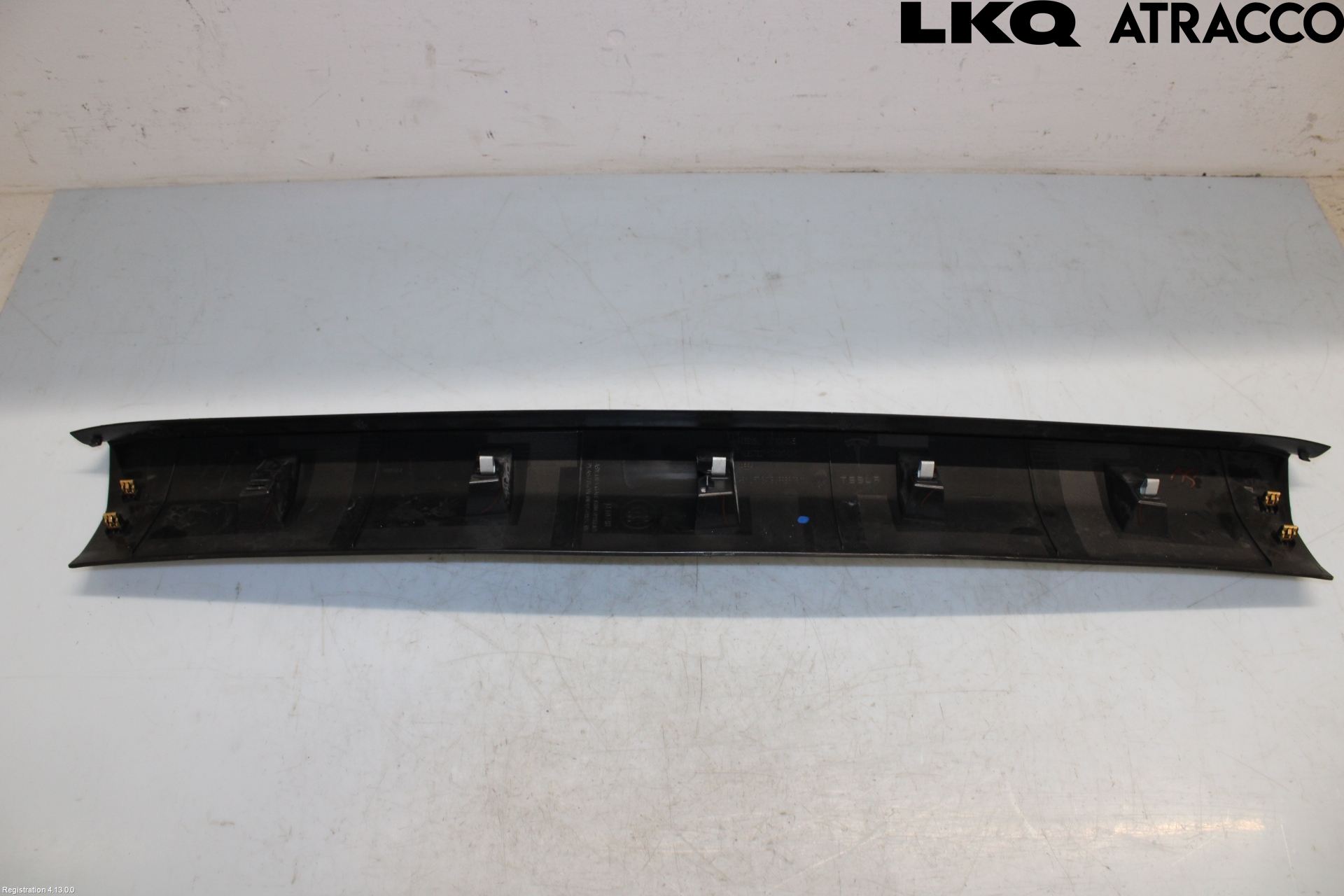 Tesla MODEL X 16- Inredning Bakluckeklädsel