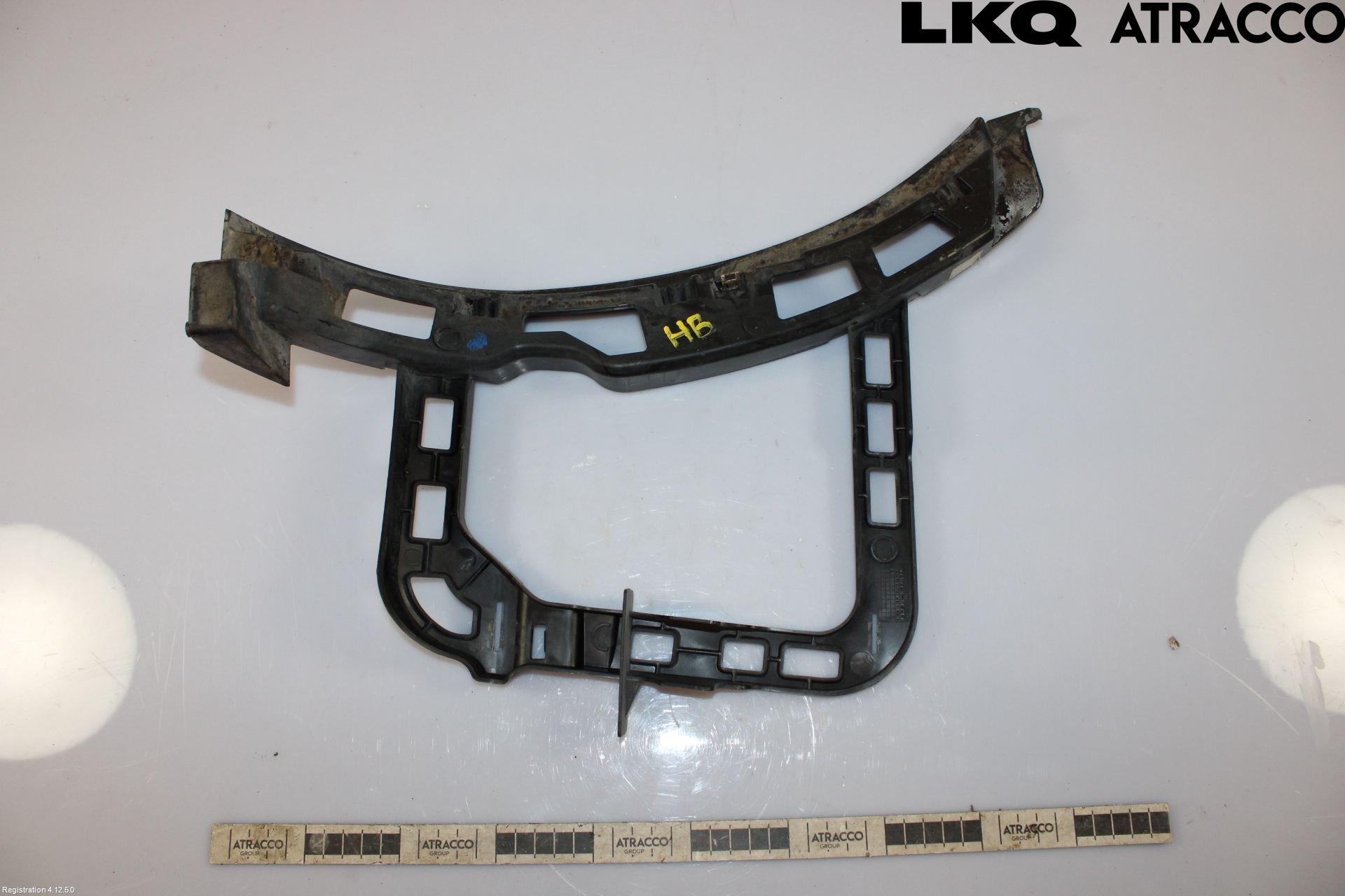 Volkswagen VW PASSAT 11-14 Stötfångarfäste Bak Hö