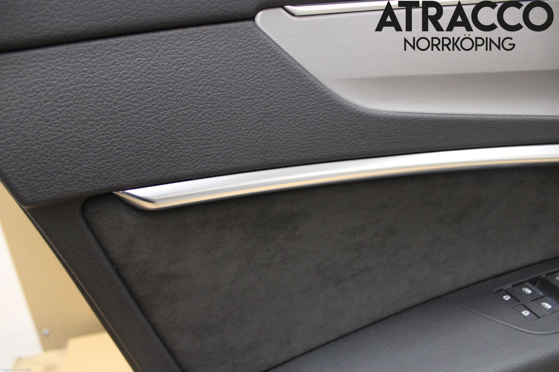 Audi A6 F2/C8 19- Dörrklädsel Vä