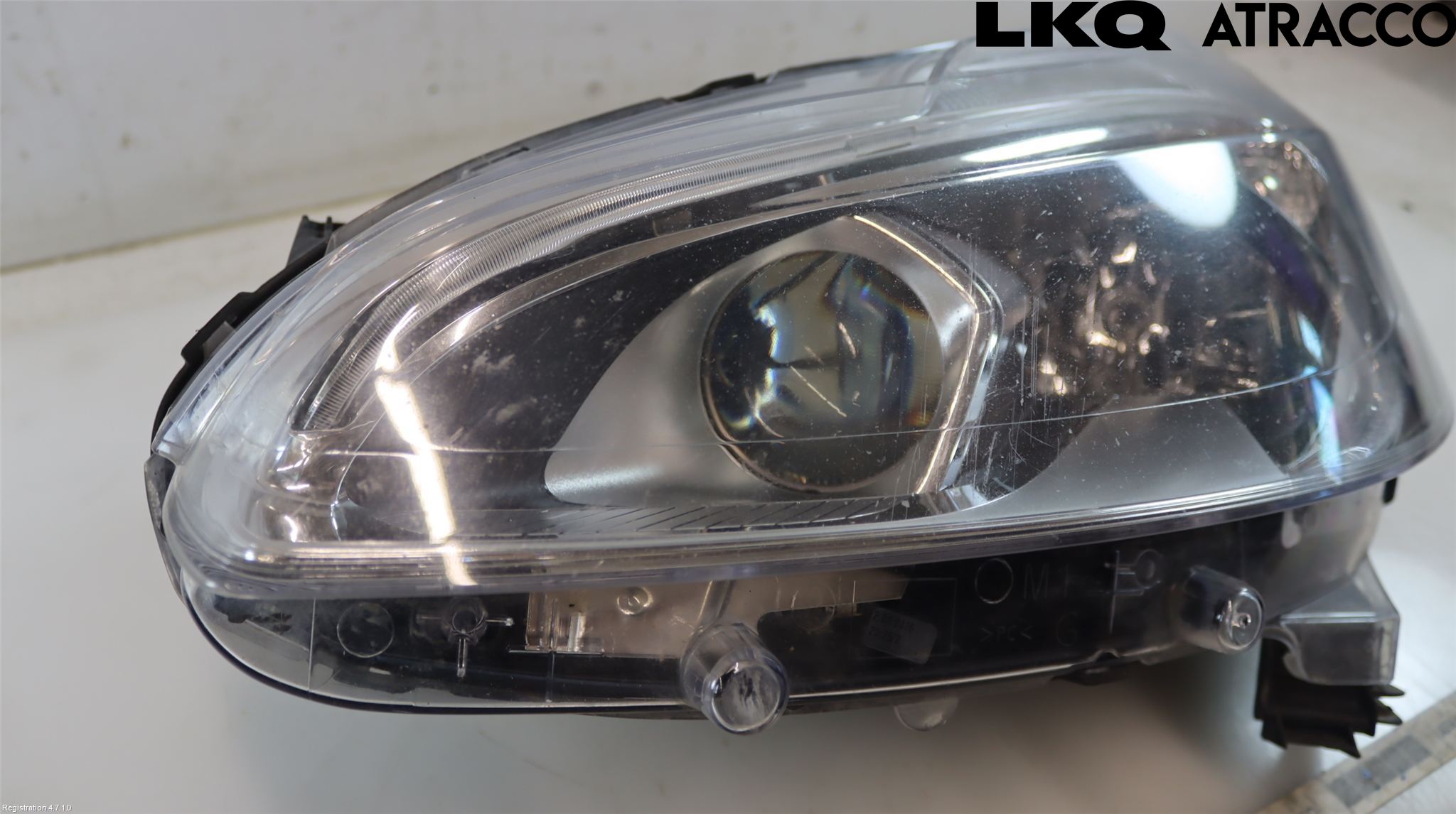 Peugeot PEUGOT 208 16-19 Strålkastare Vänster
