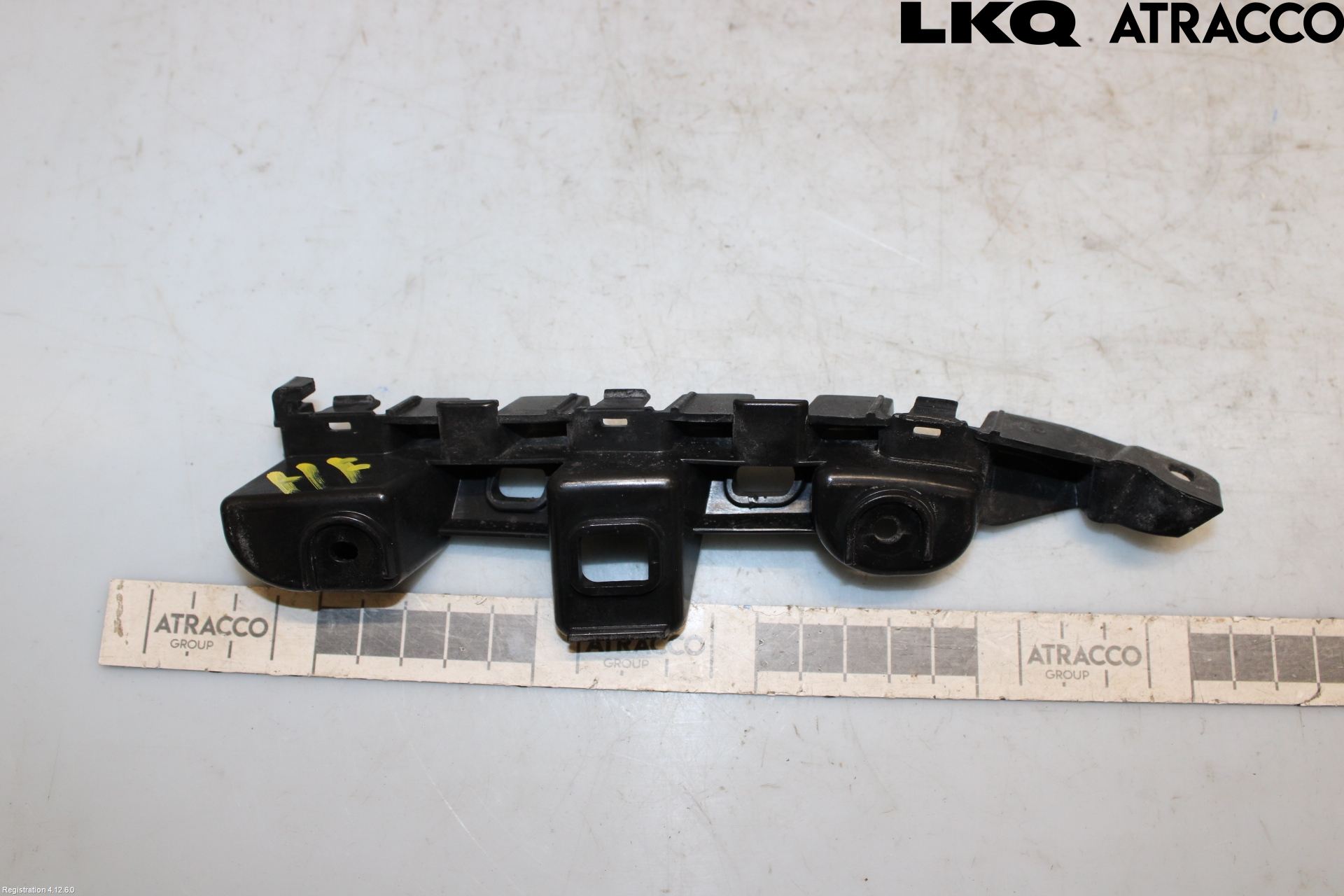 Volkswagen VW PASSAT 11-14 Stötfångarfäste Fram Hö