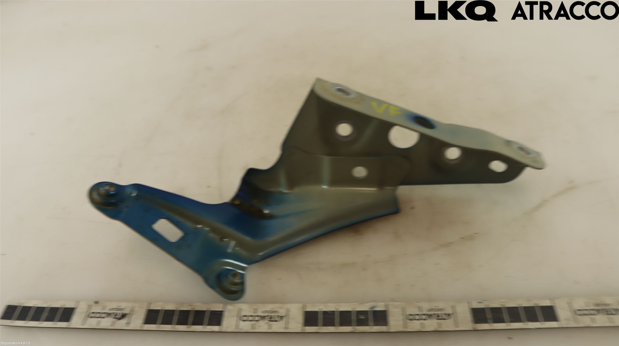 Skoda SCALA 19- Skärmfäste Fram Vä