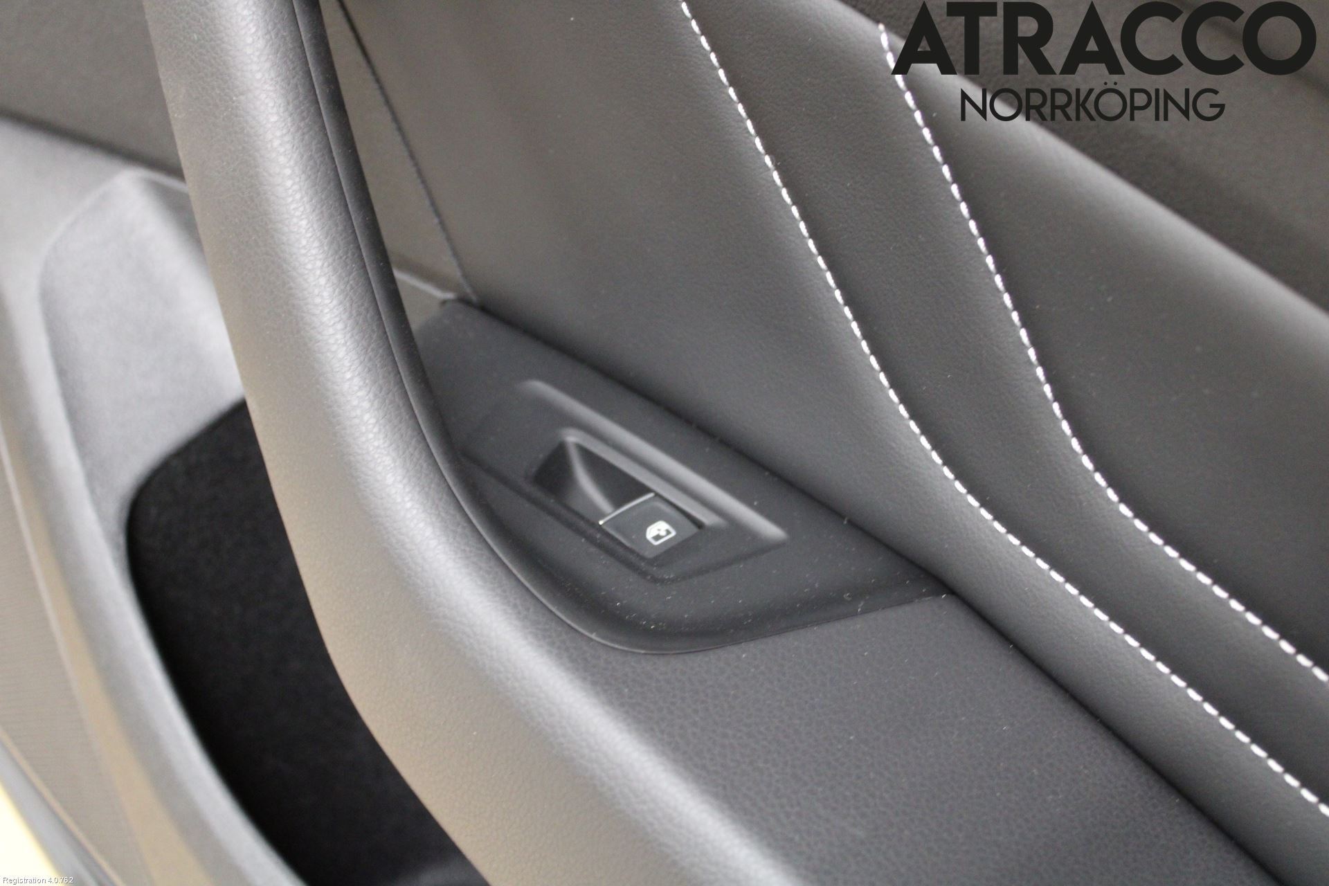 Volkswagen VW PASSAT 20-24 Dörrklädsel Hö