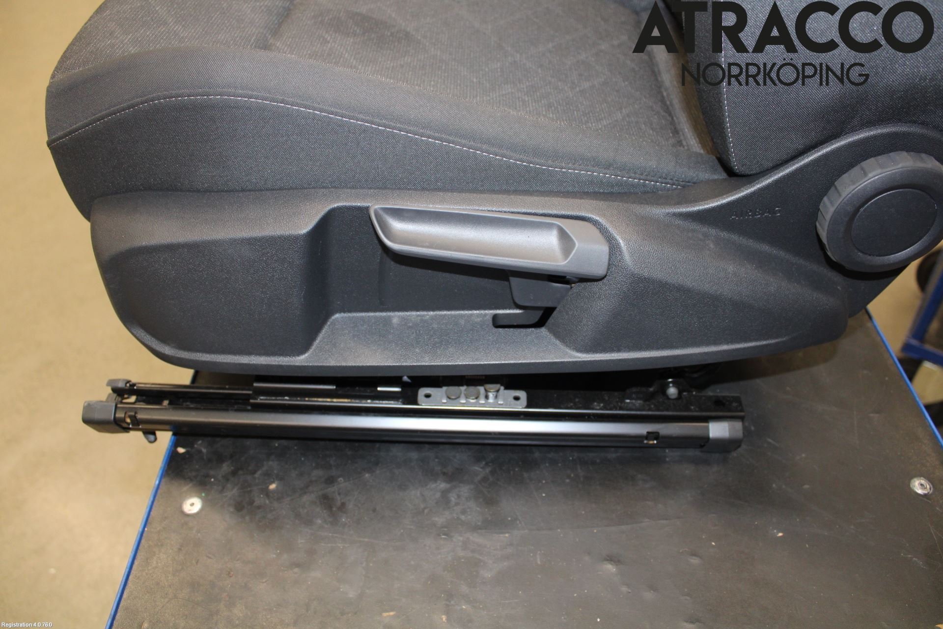 Volkswagen VW GOLF / E-GOLF VIII 20- Inredning Stol Fram Vä