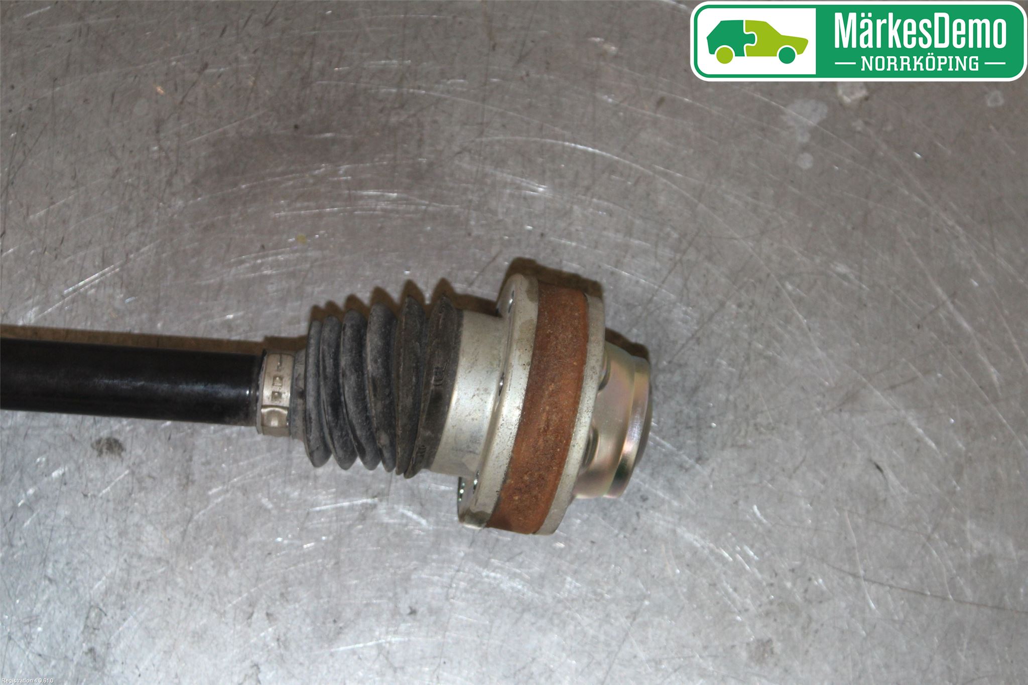 Volkswagen VW TIGUAN 16-24 Drivaxel Bak Höger