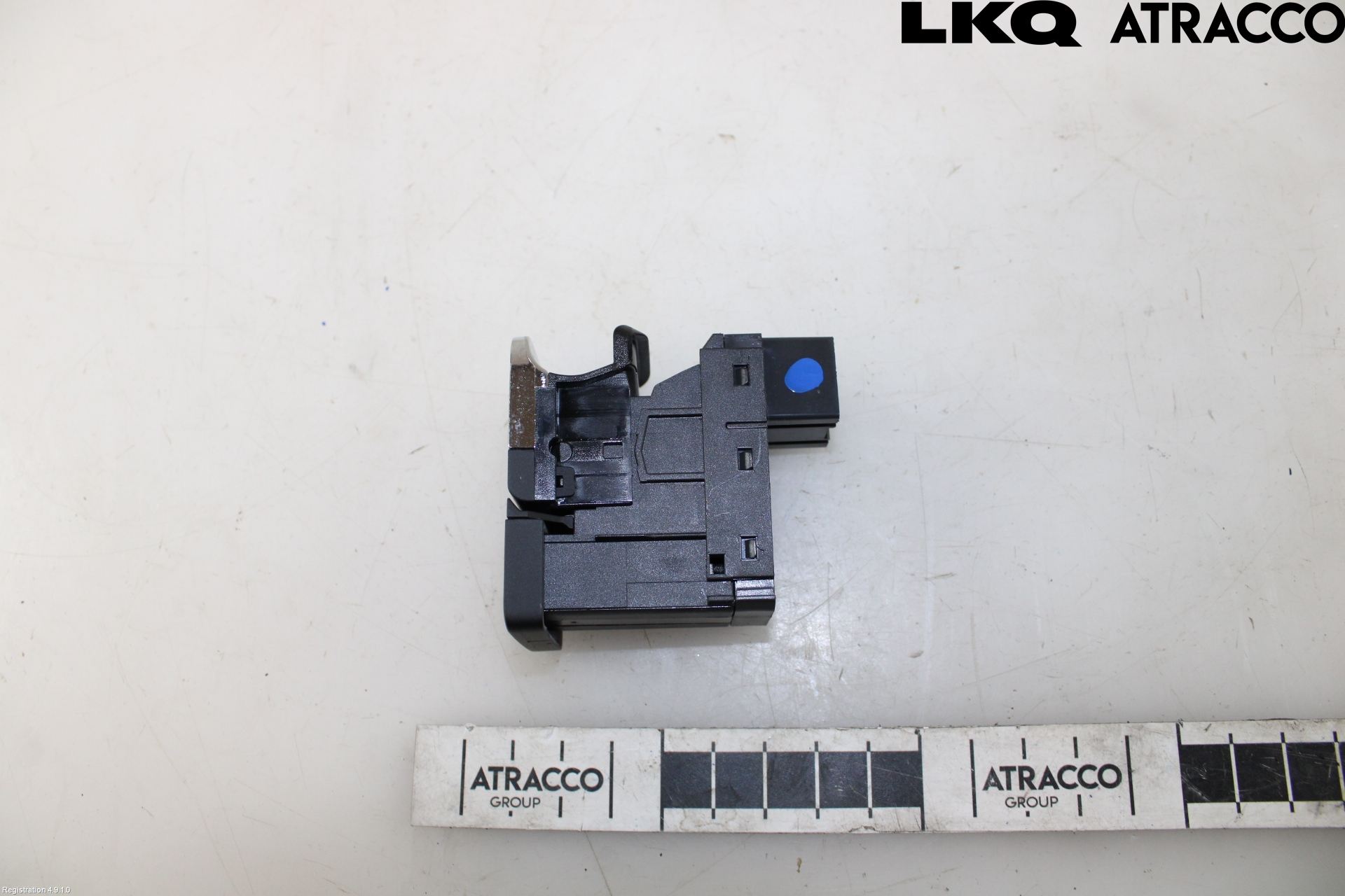 Seat ATECA 16->> Strömställare Parkeringsbroms