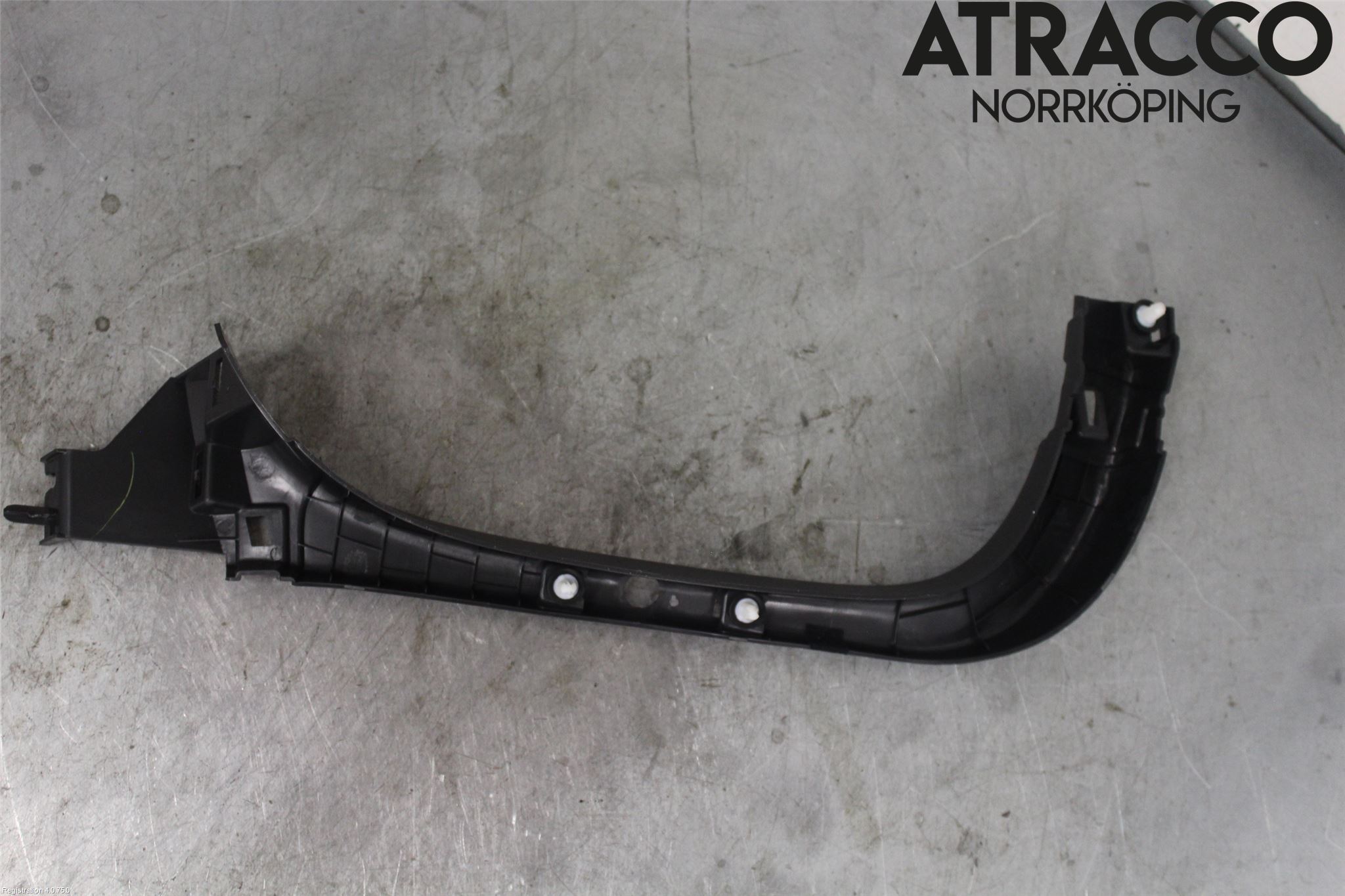 Jaguar E-PACE 17- Inredning Bakluckeklädsel