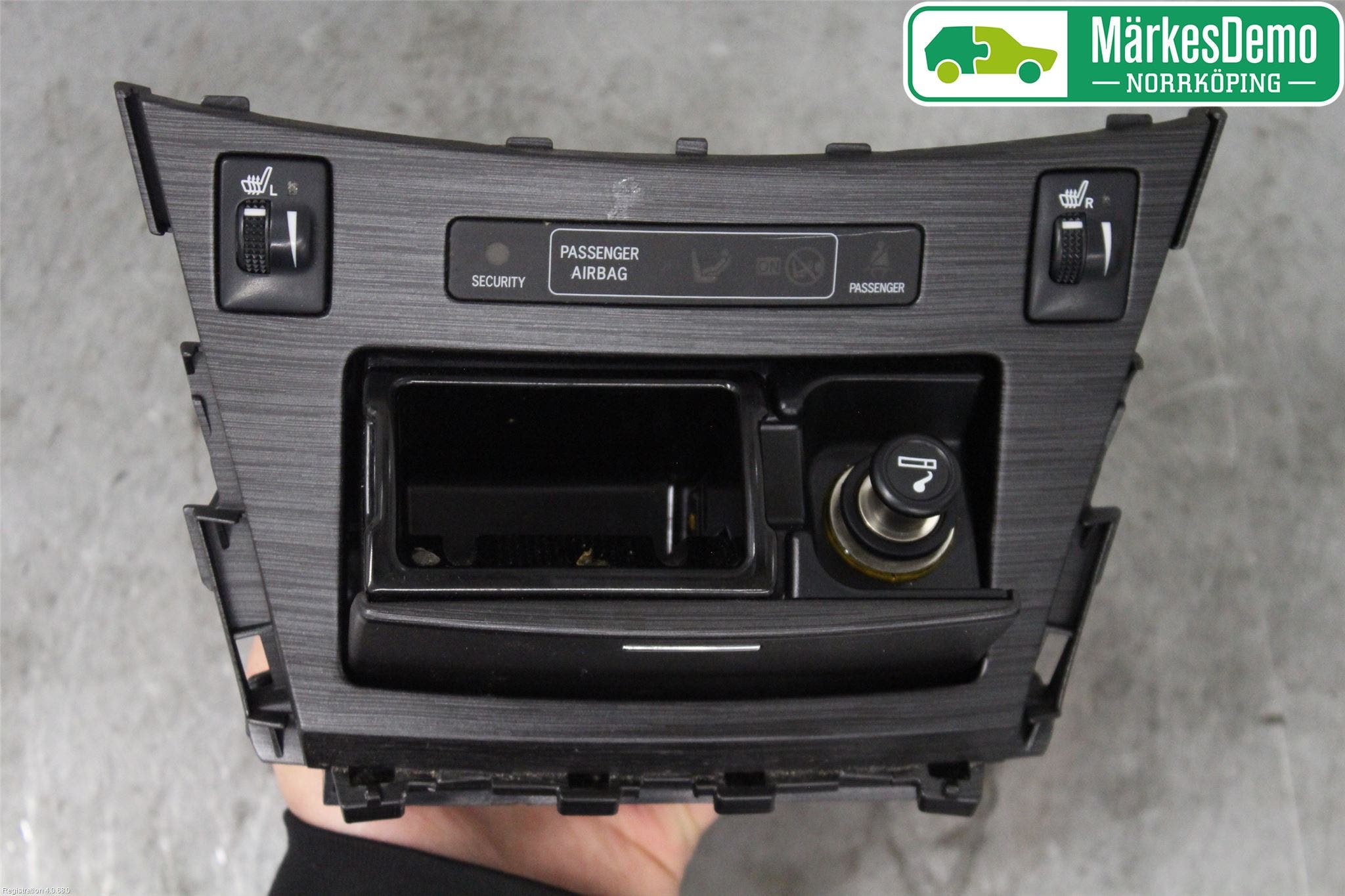 Toyota AVENSIS 09-15 Instrumentbräda Förvaringsfack