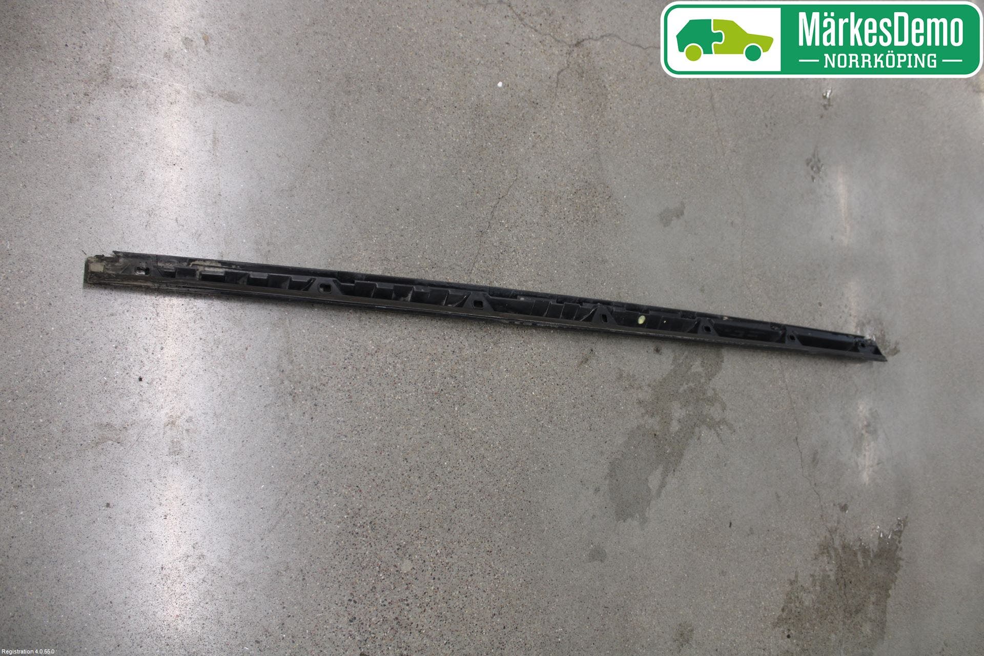 Audi A1/S1 11-18 Sidokjol Vä