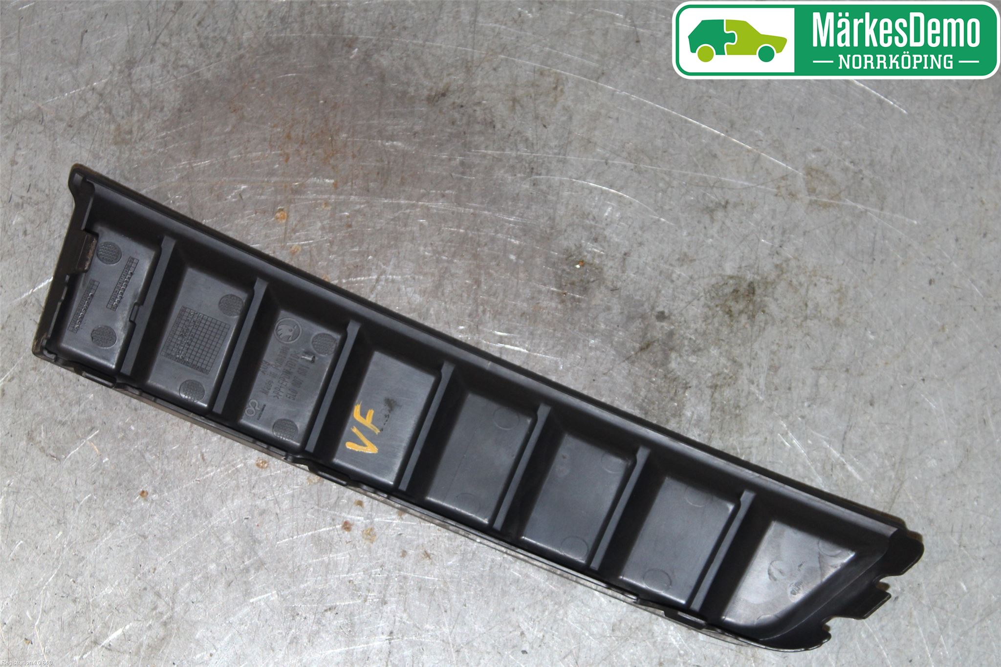 Skoda YETI Dimljussarg Fram