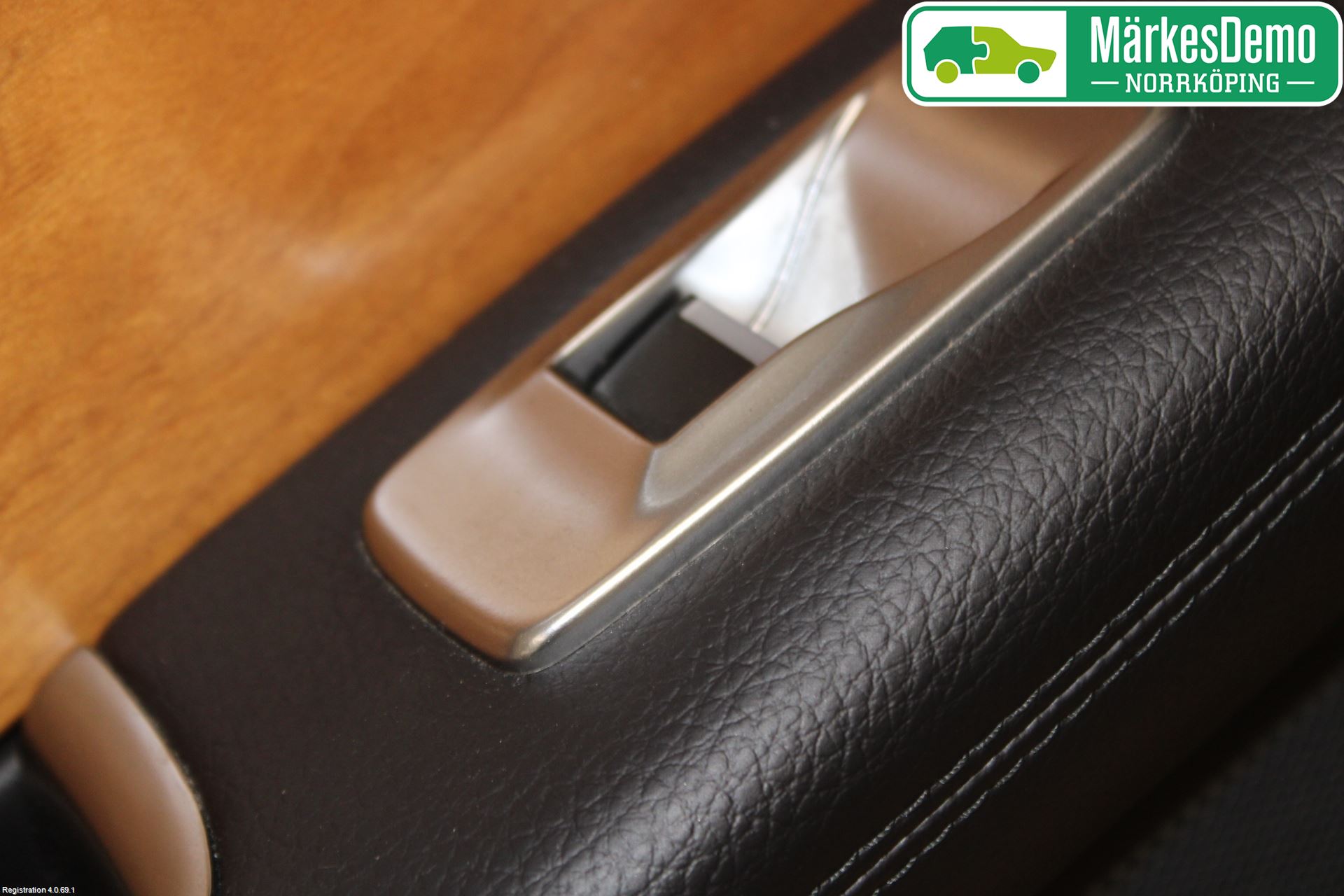 Jaguar XF 08-15 Dörrklädsel Vä