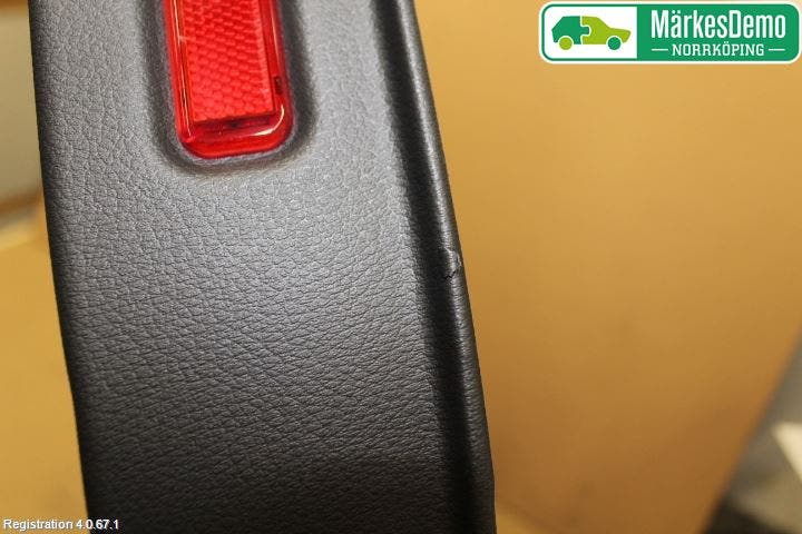 Audi Q5/SQ5 17- Dörrklädsel Hö