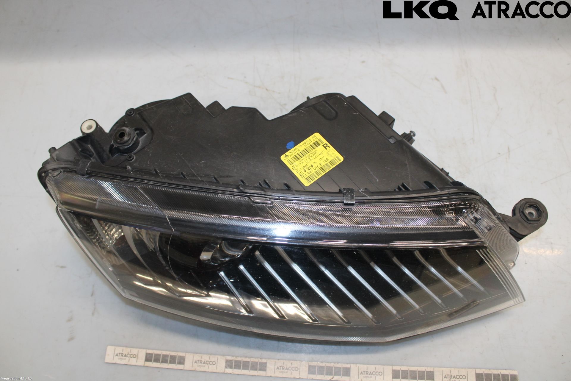 Skoda SUPERB 09-15 Strålkastare Höger
