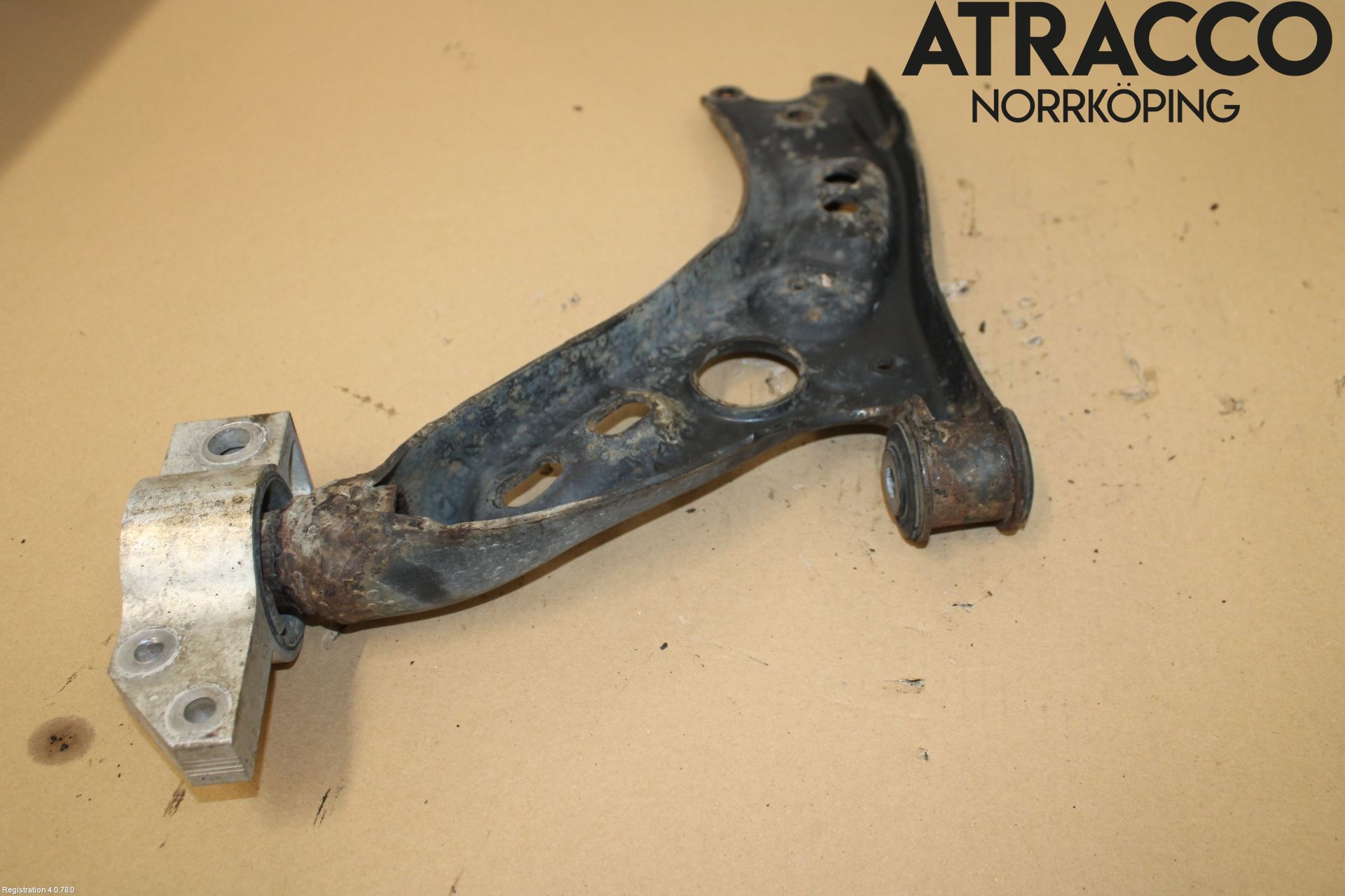 Volkswagen VW GOLF VI 09-13 Bärarm Fram Undre Hö