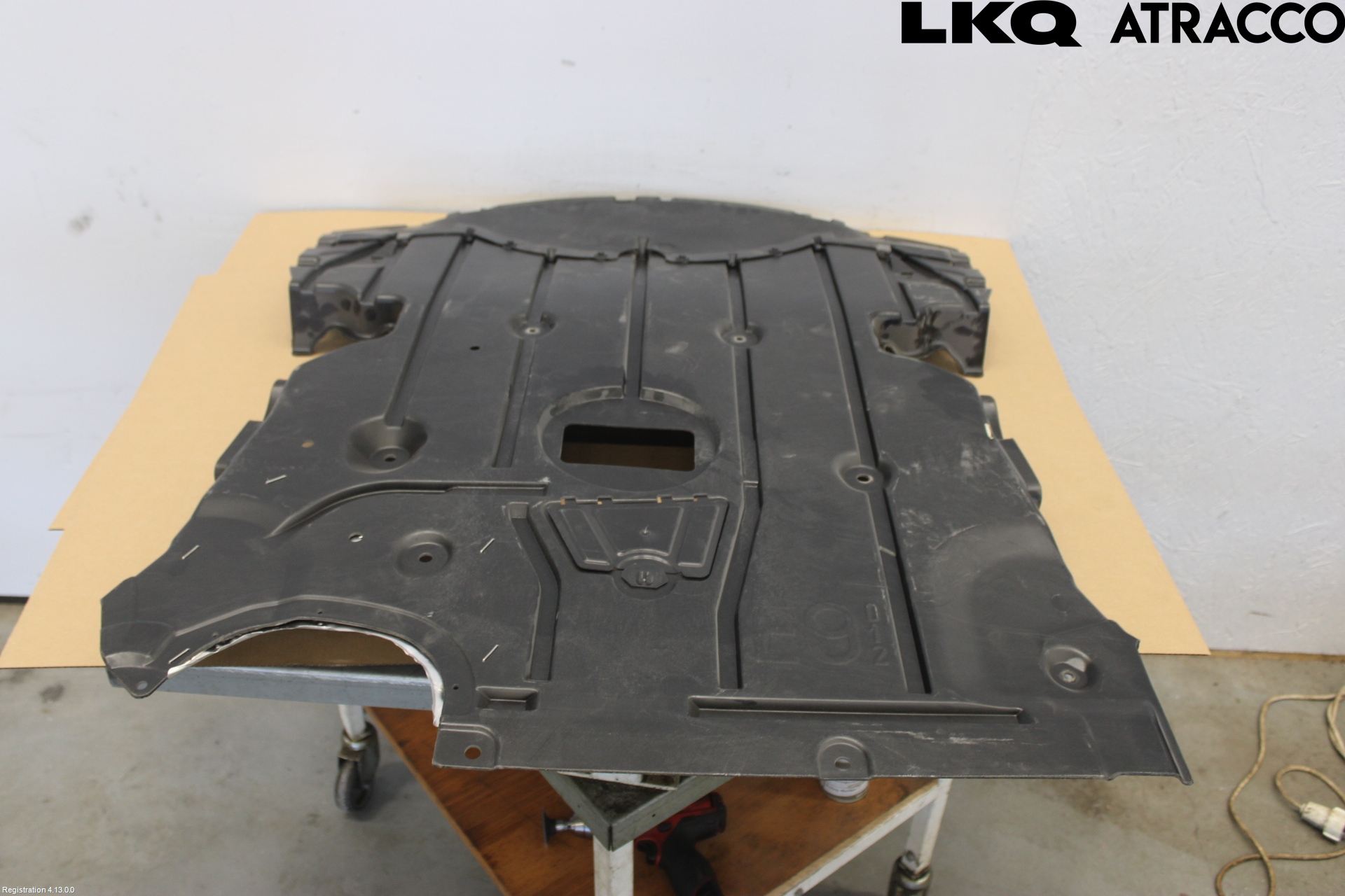 BMW 3 E90/91 SED/TOU 05-12 Hasplåt Plåt-Plast