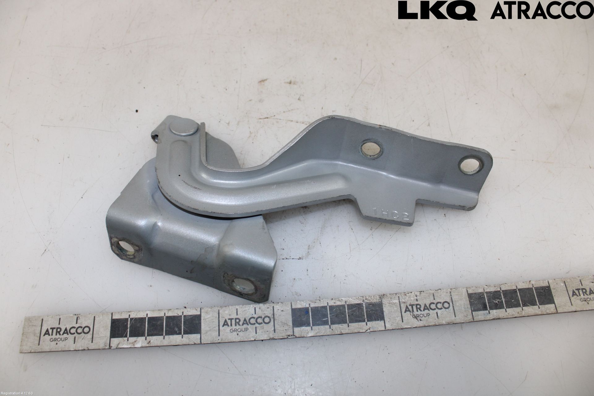 Mitsubishi GRANDIS Huvgångjärn
