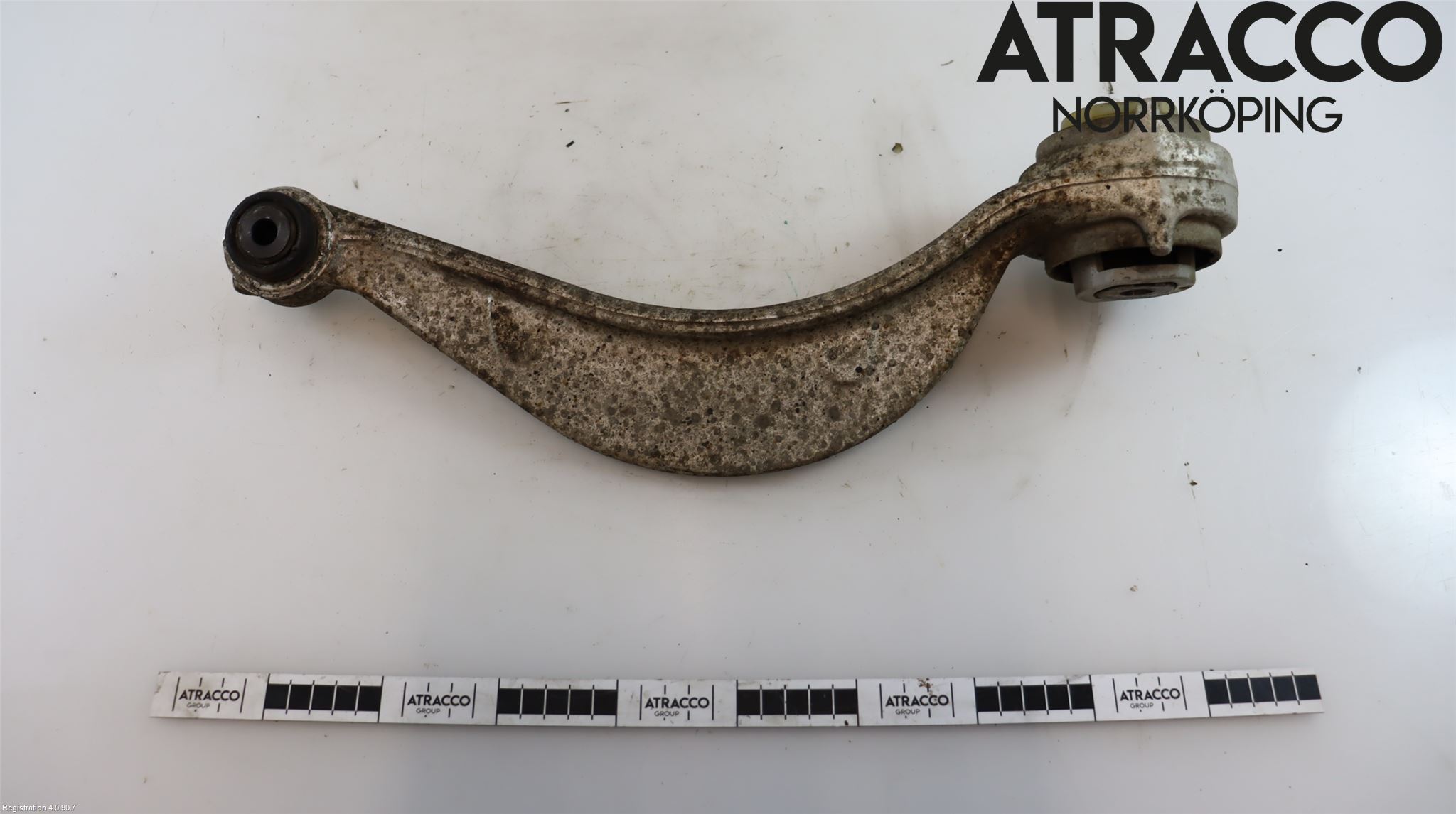 Jaguar F-PACE Bärarm Fram Undre Vä