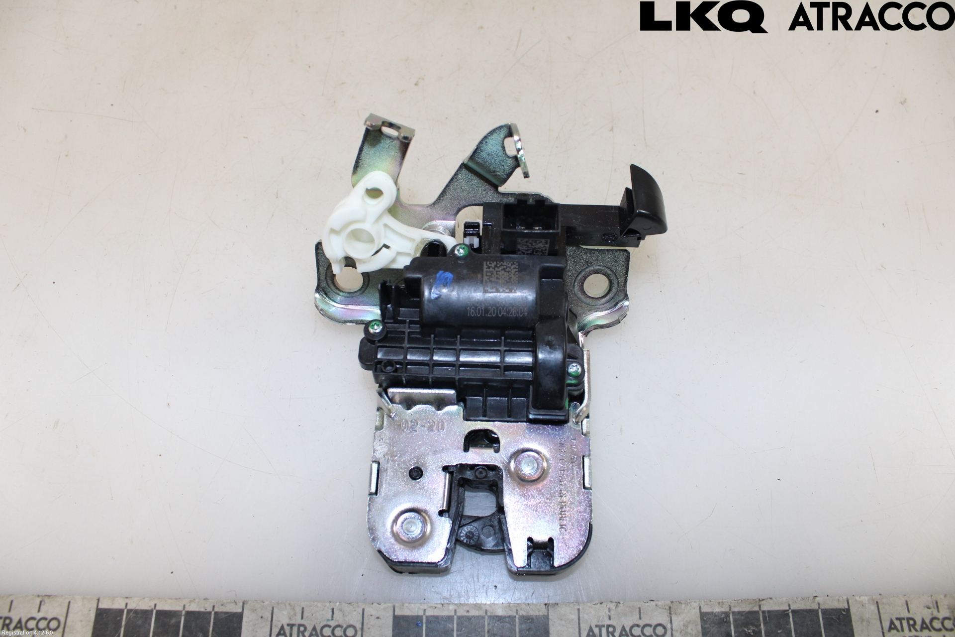 Audi A6 F2/C8 19- Låskista Baklucka