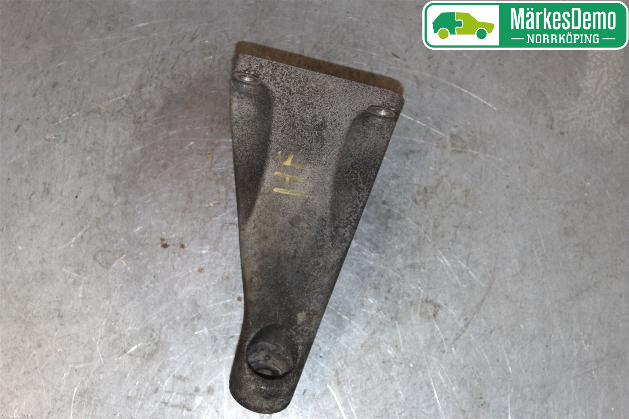 Maserati  Motorfäste