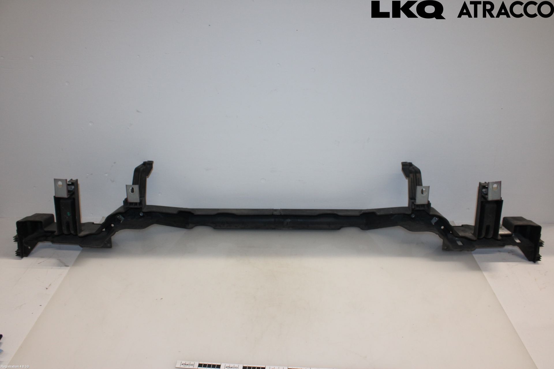 Jaguar XJ X350        03-09 Frontplåt Undre