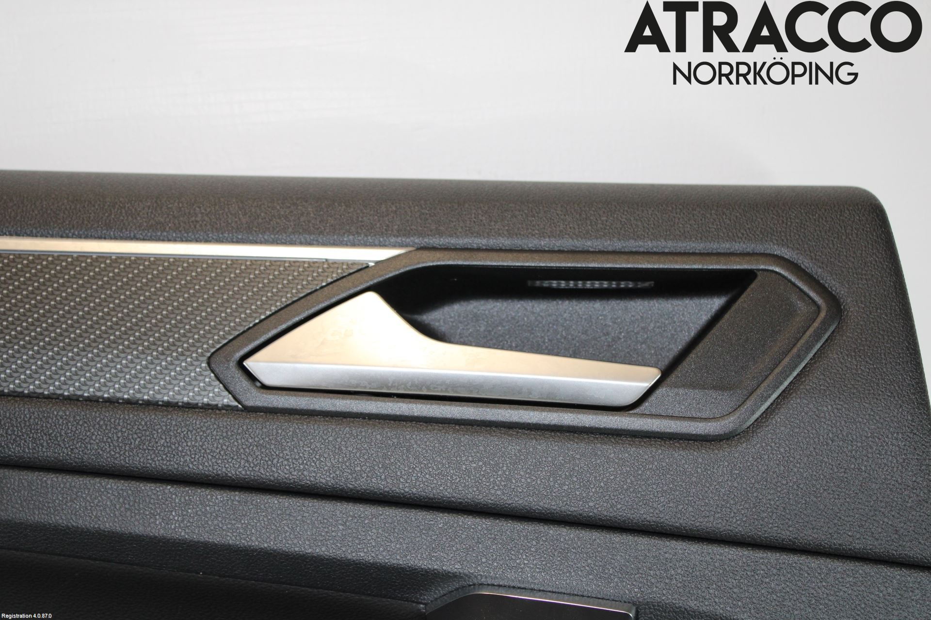Volkswagen VW TIGUAN 16-24 Dörrklädsel Vä