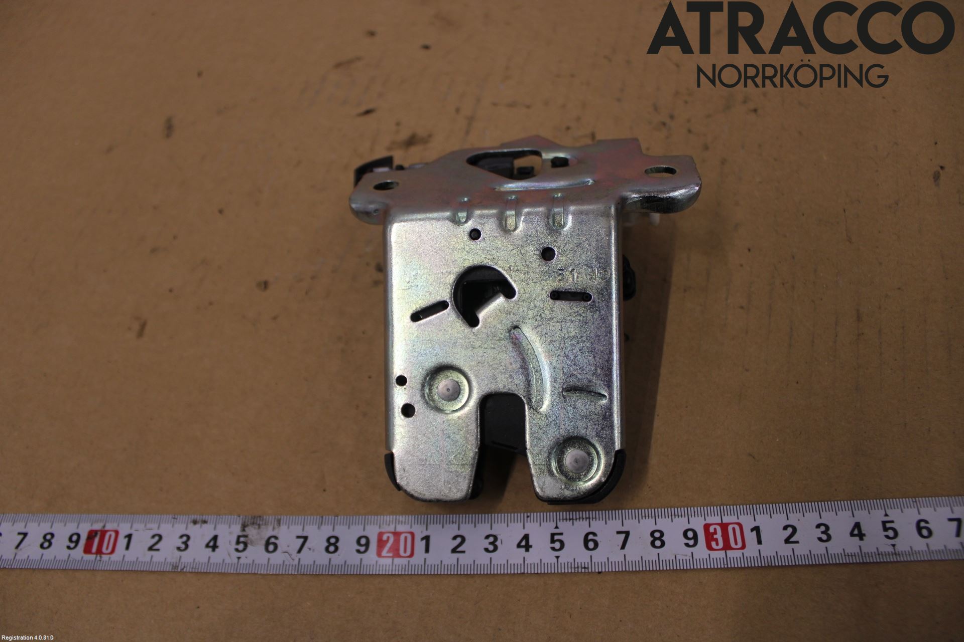 Audi A4/S4 B9 20- Låskista Baklucka