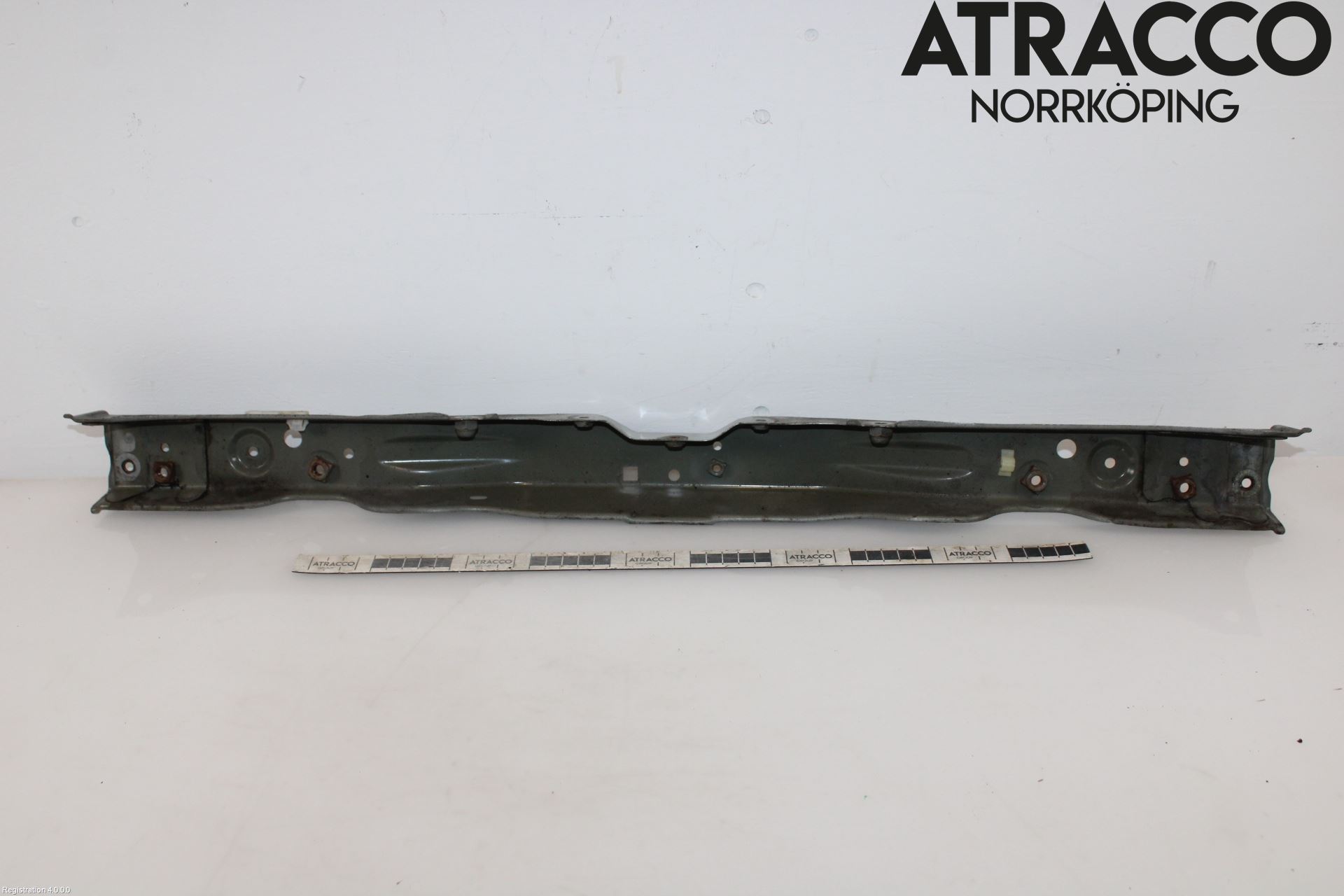 Toyota AVENSIS 03-06 Frontplåt Övre