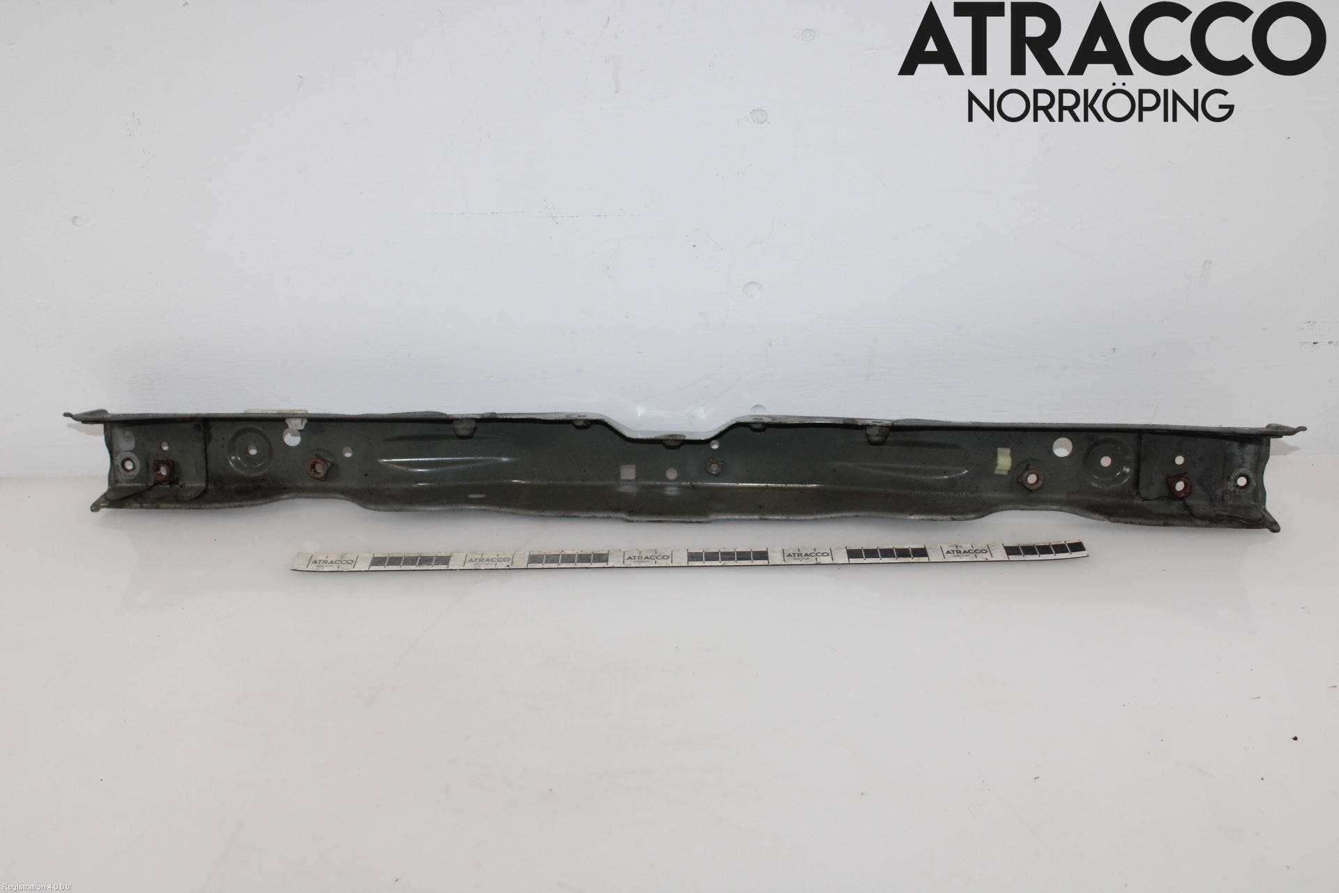 Toyota AVENSIS 03-06 Frontplåt Övre