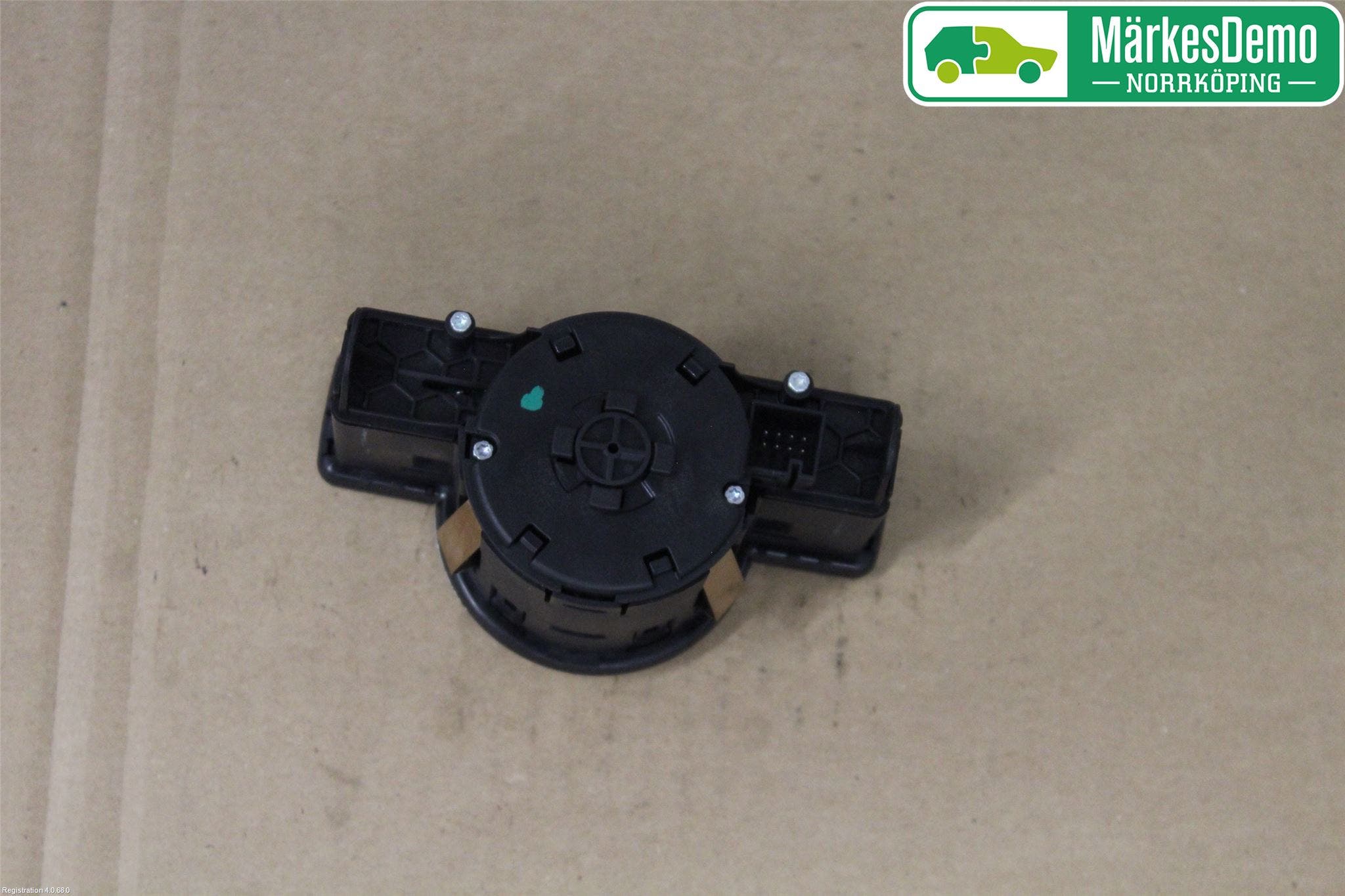 Mercedes-Benz MB CLA-KLASS (C117/X117) 13-19 Strömställare Ljus