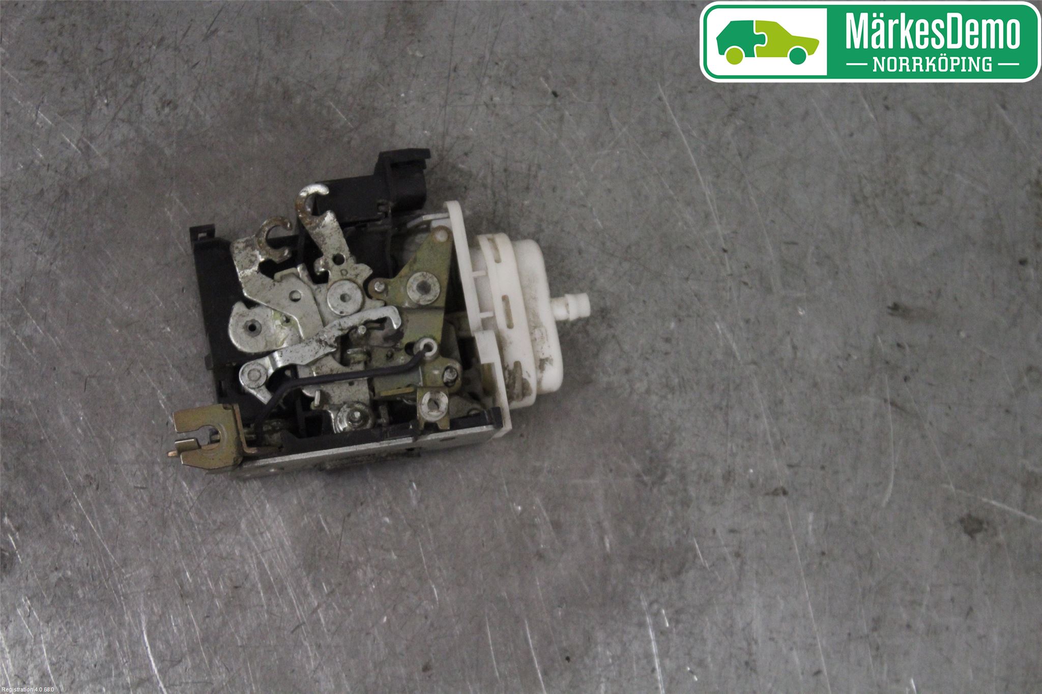 Audi A3/S3     96-03 Låskista-Dörrlås